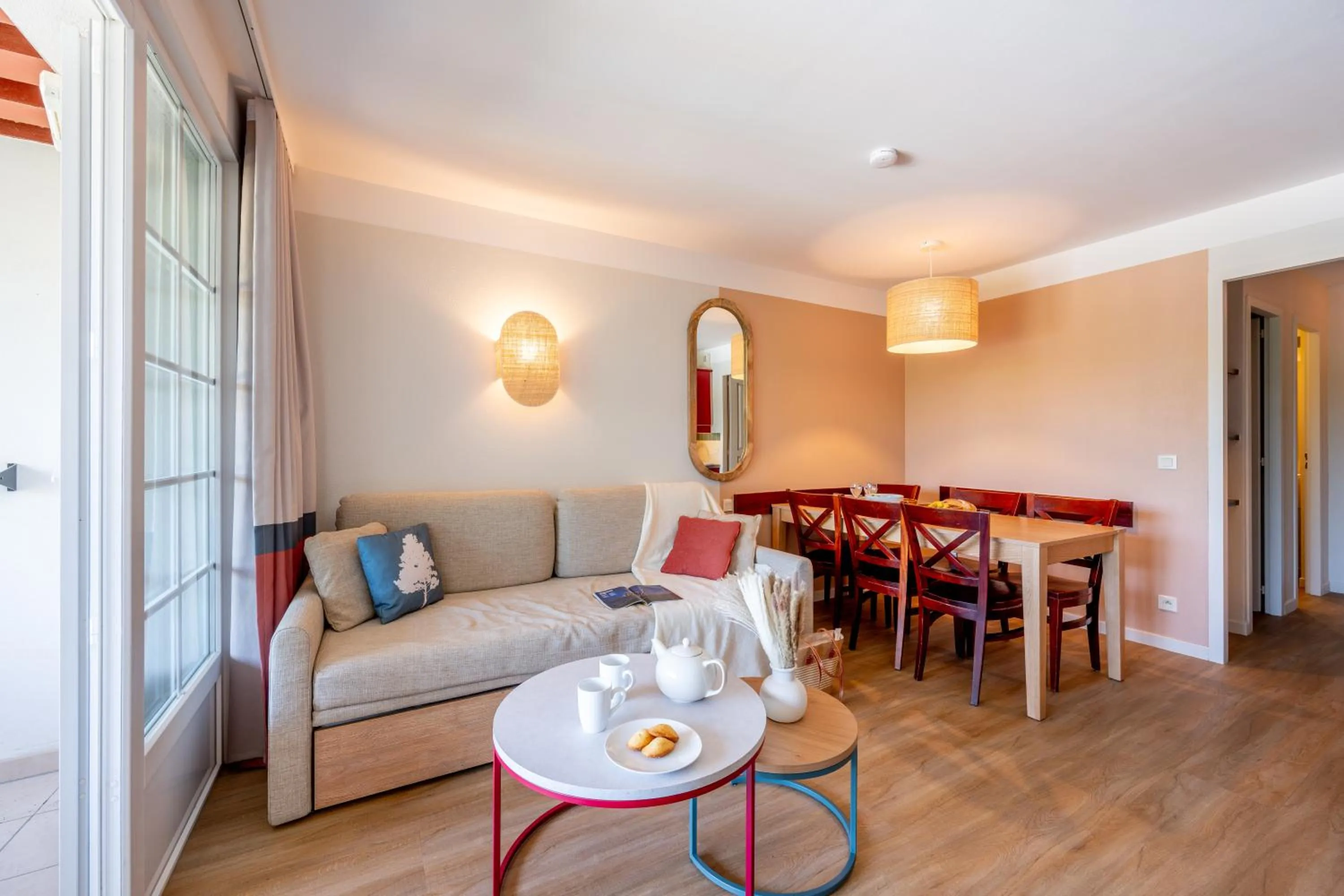 Kitchen or kitchenette in Résidence Pierre & Vacances Le Domaine de Gascogne