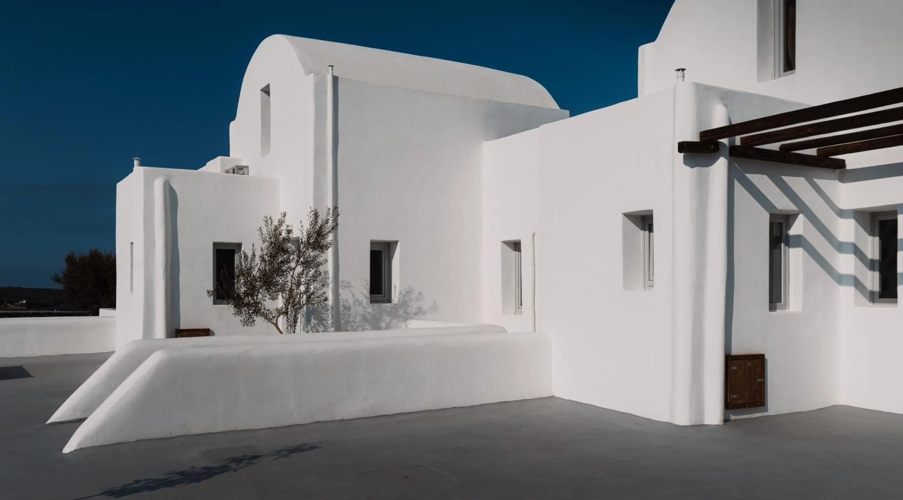 Property building in Bianco Diverso Suites
