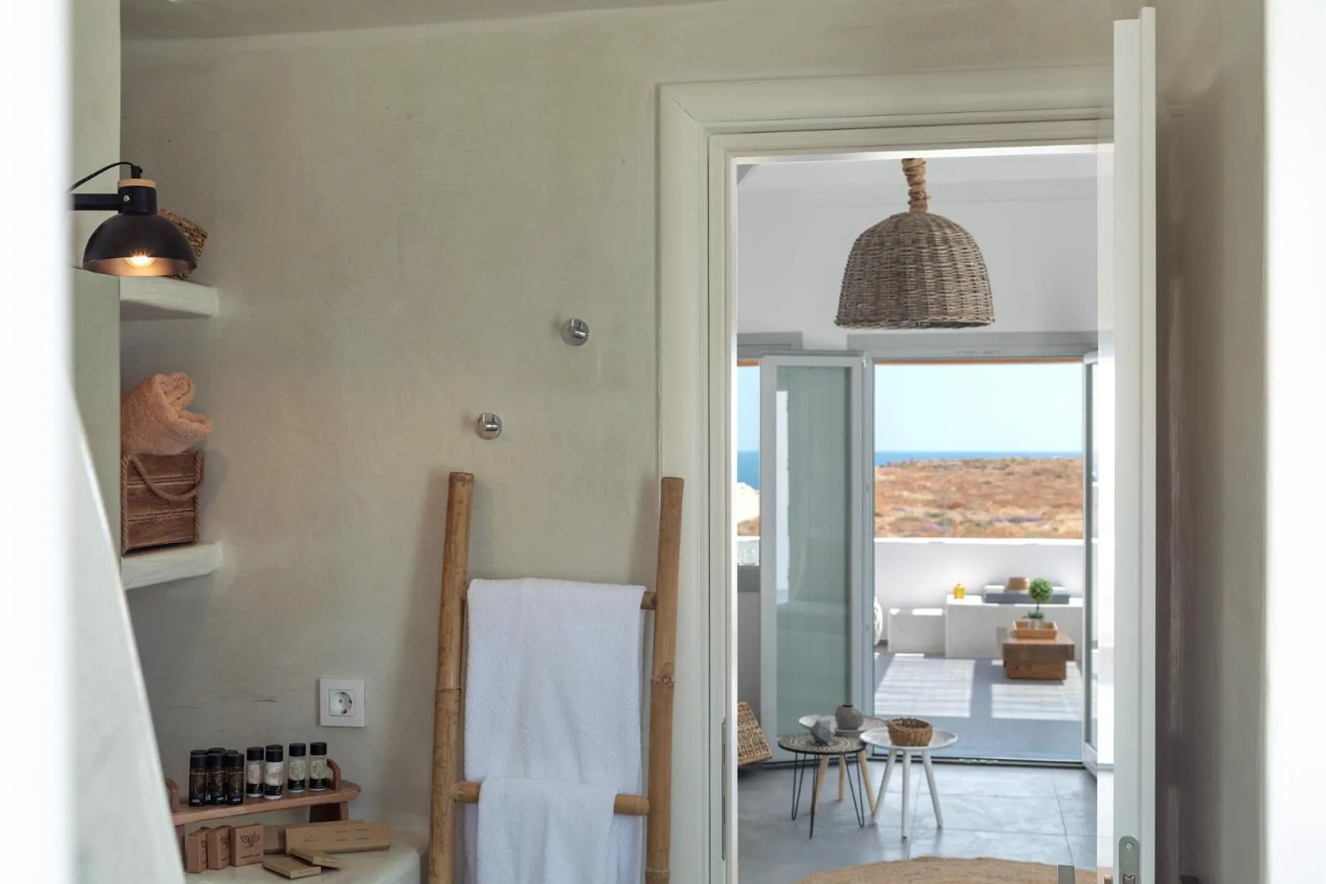 Bathroom in Bianco Diverso Suites