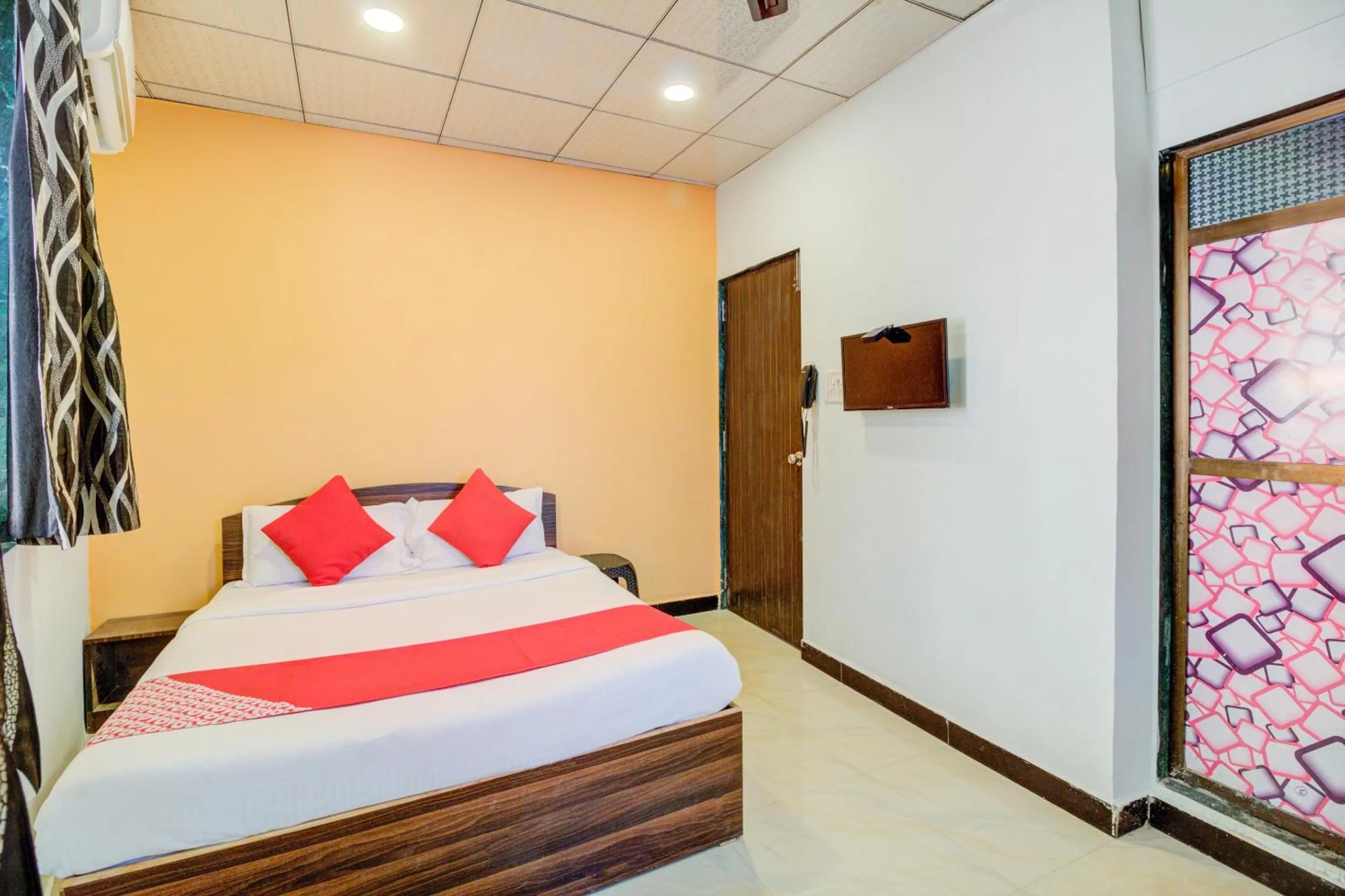 Bedroom, Bed in Super Hotel O Anjali Hotel