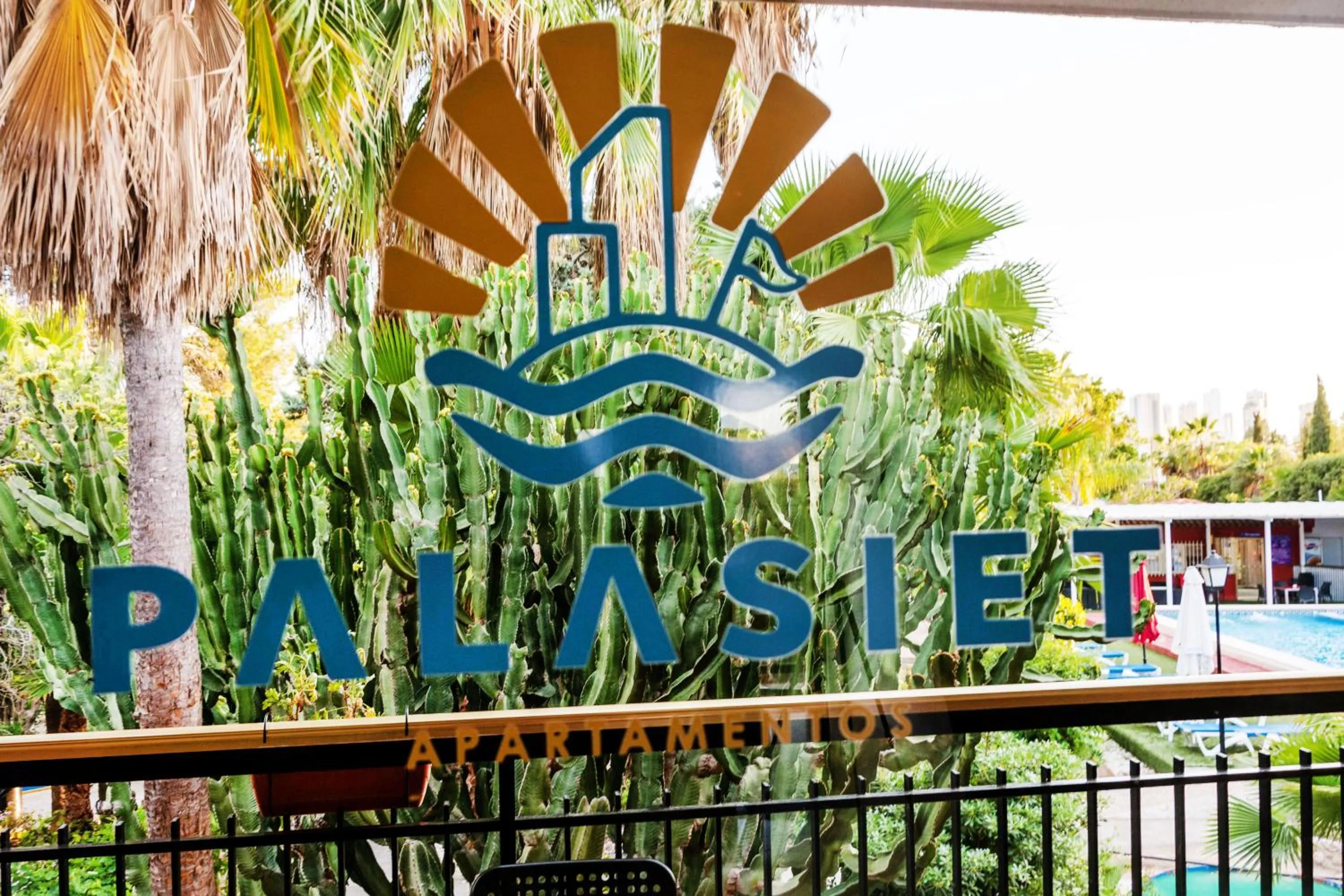 Property building in APARTAMENTOS PALASIET