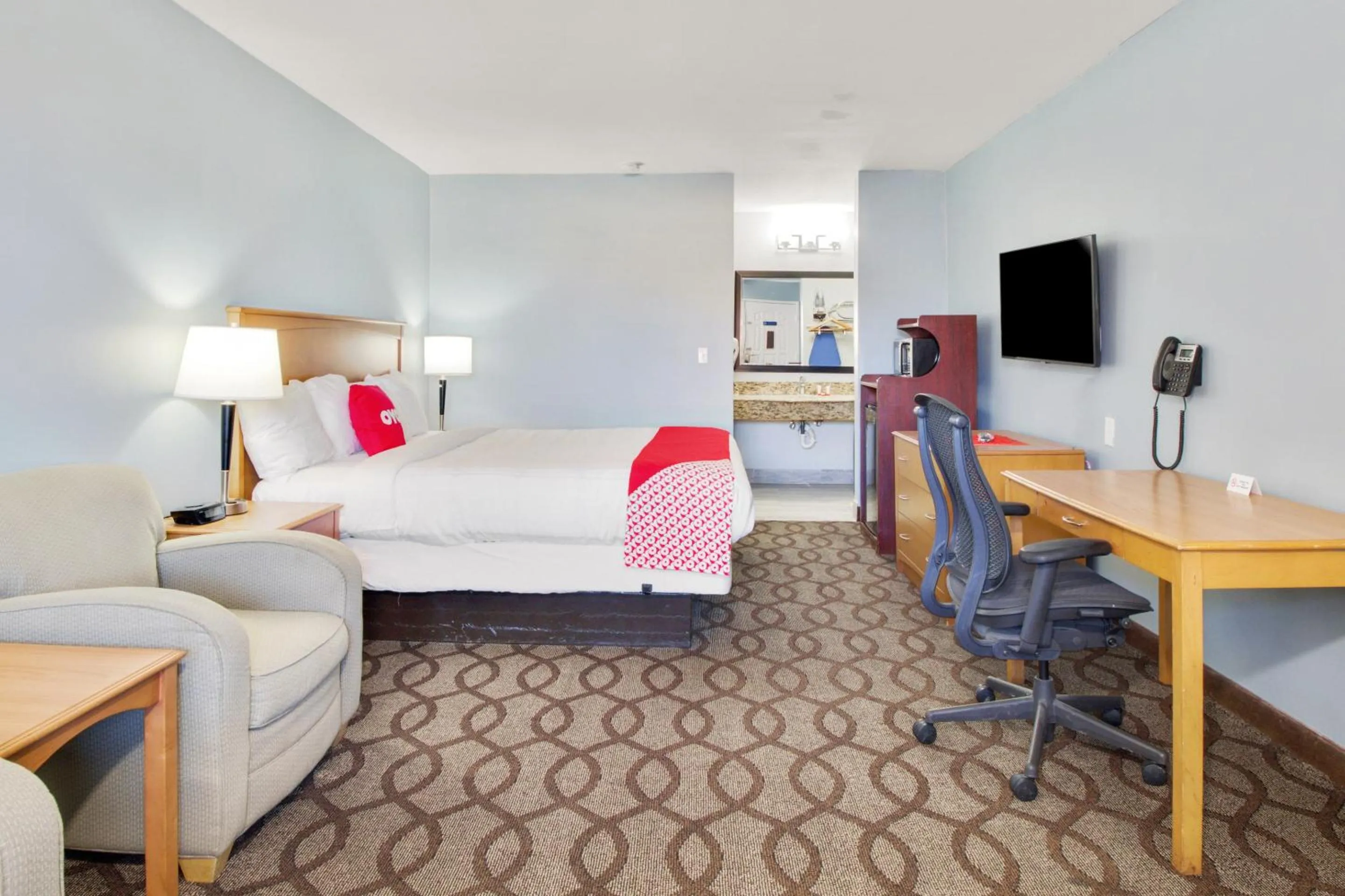 Bedroom, Bed in OYO Hotel Ingleside TX