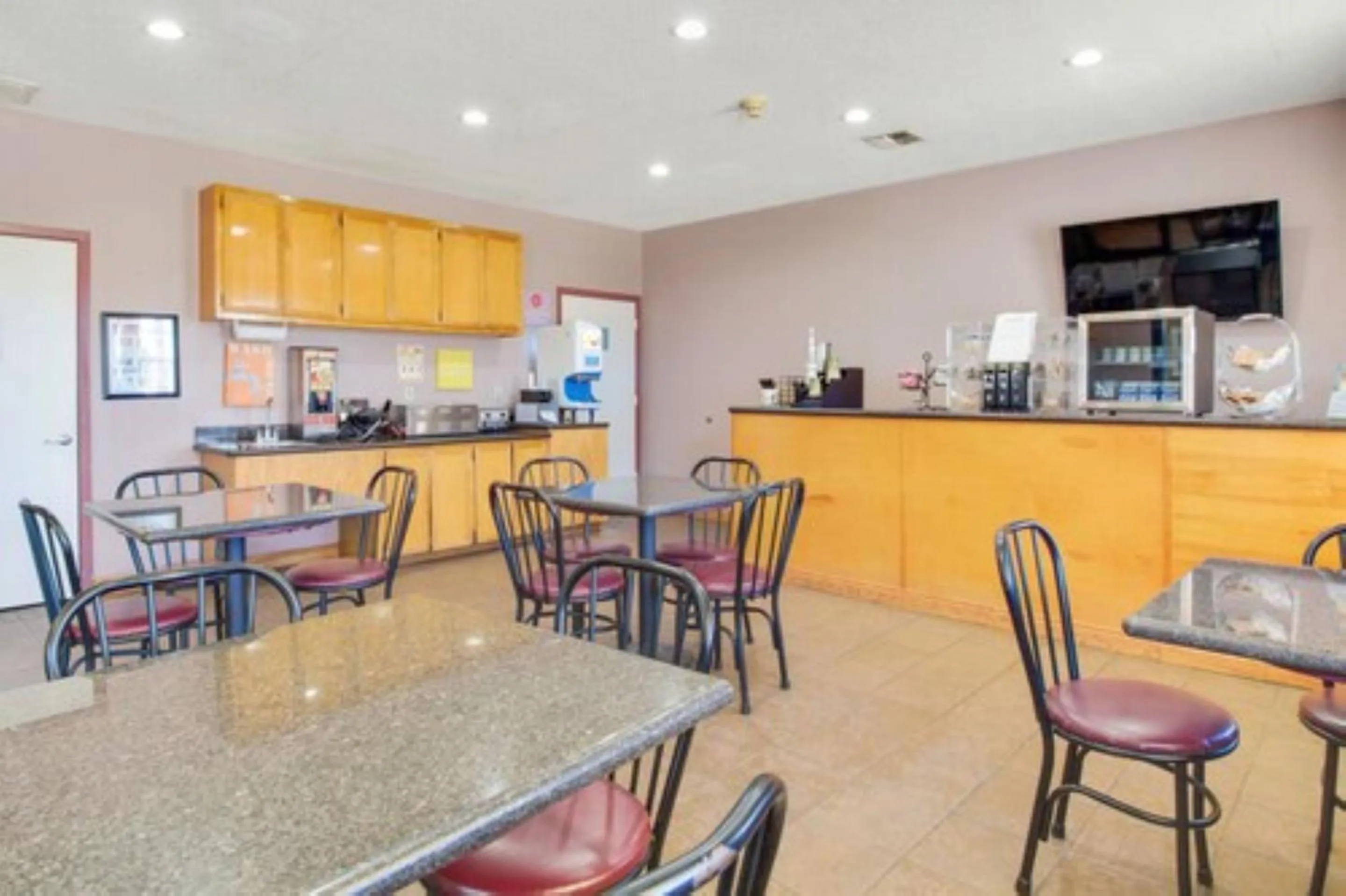 Breakfast in OYO Hotel Ingleside TX