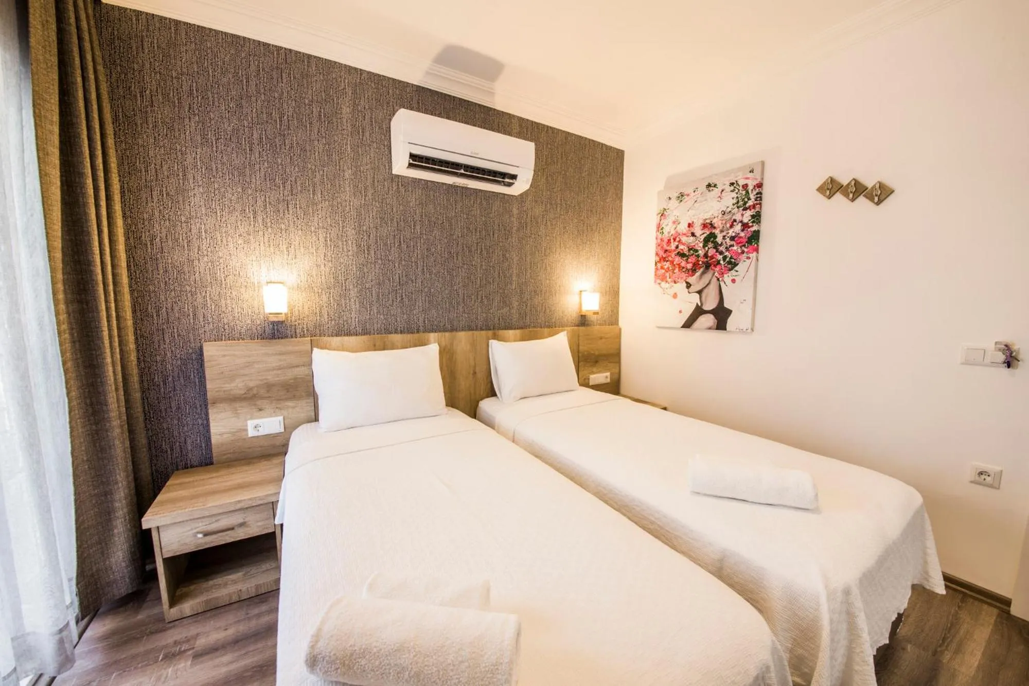air conditioner, Bed in dekatria rooms&aparts