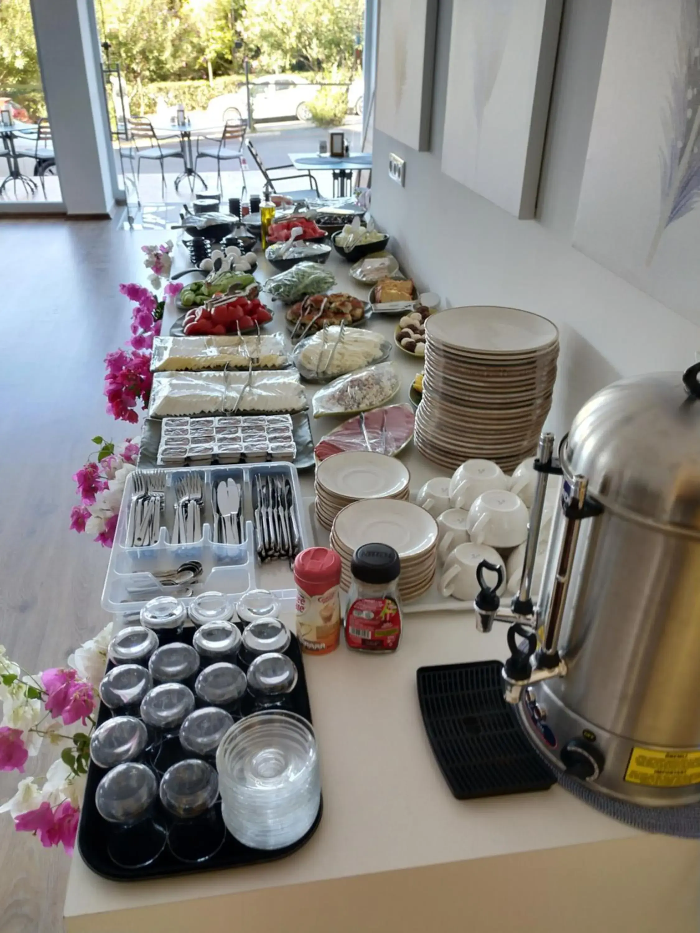 Breakfast in dekatria rooms&aparts Breakfast in dekatria rooms&aparts