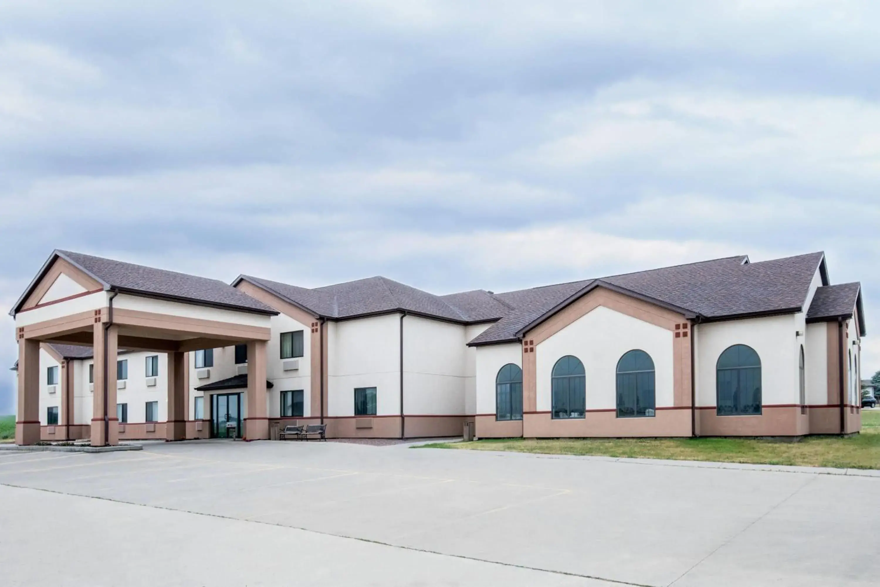 Property building in Super 8 by Wyndham Sisseton Property building in Super 8 by Wyndham Sisseton