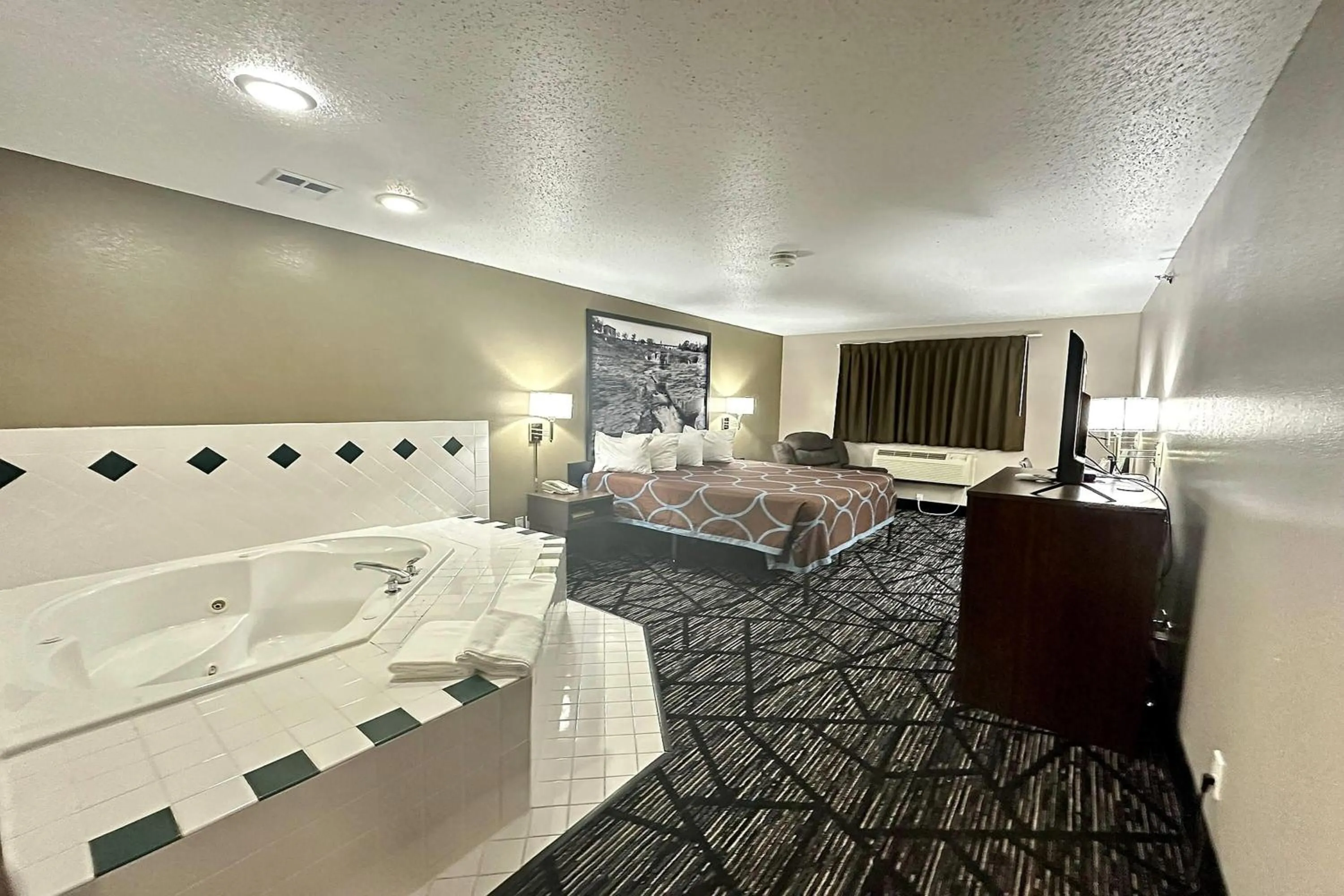 Photo of the whole room, Bed in Super 8 by Wyndham Sisseton