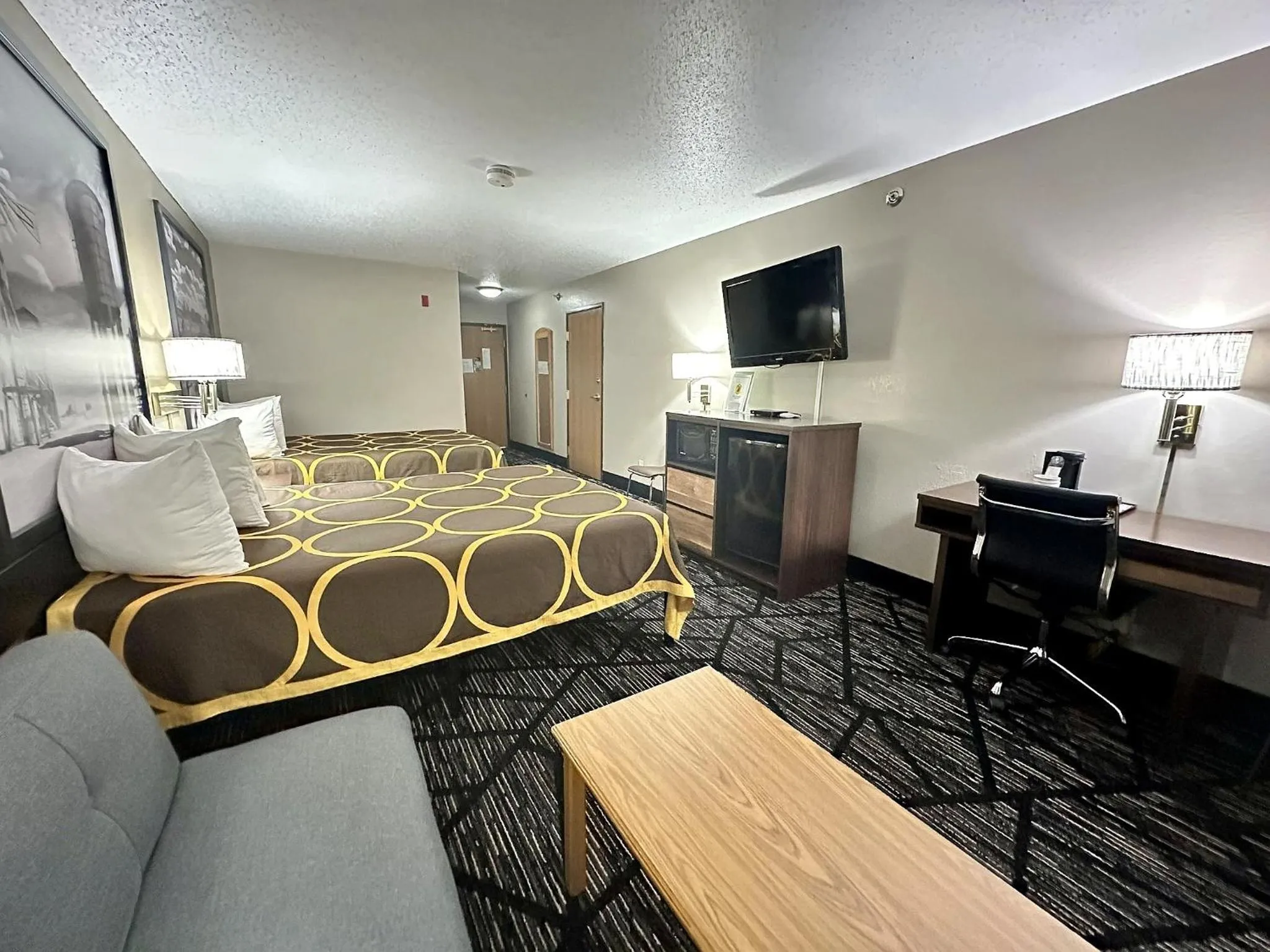 Bed in Super 8 by Wyndham Sisseton