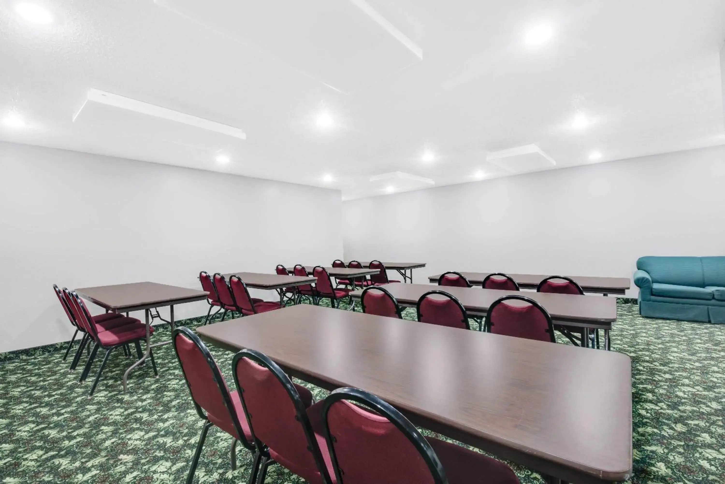 Meeting/conference room in Super 8 by Wyndham Sisseton Meeting/conference room in Super 8 by Wyndham Sisseton