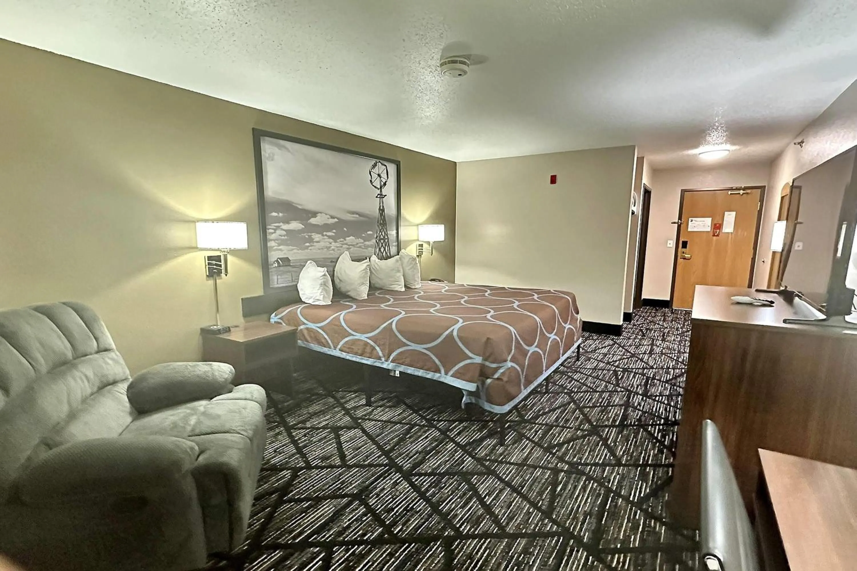 Photo of the whole room, Bed in Super 8 by Wyndham Sisseton