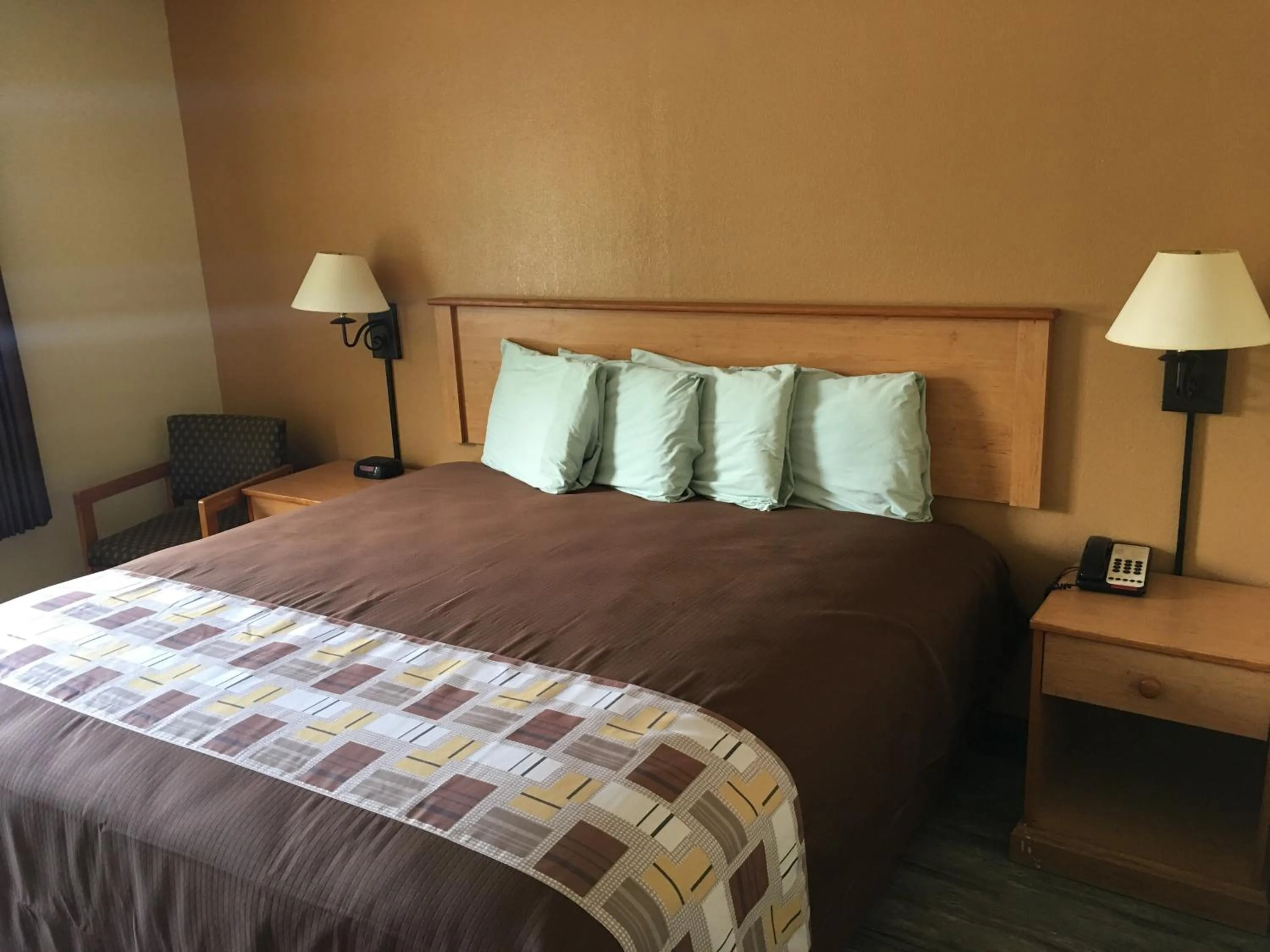 Bed in Hometown Inn-Soddy Daisy