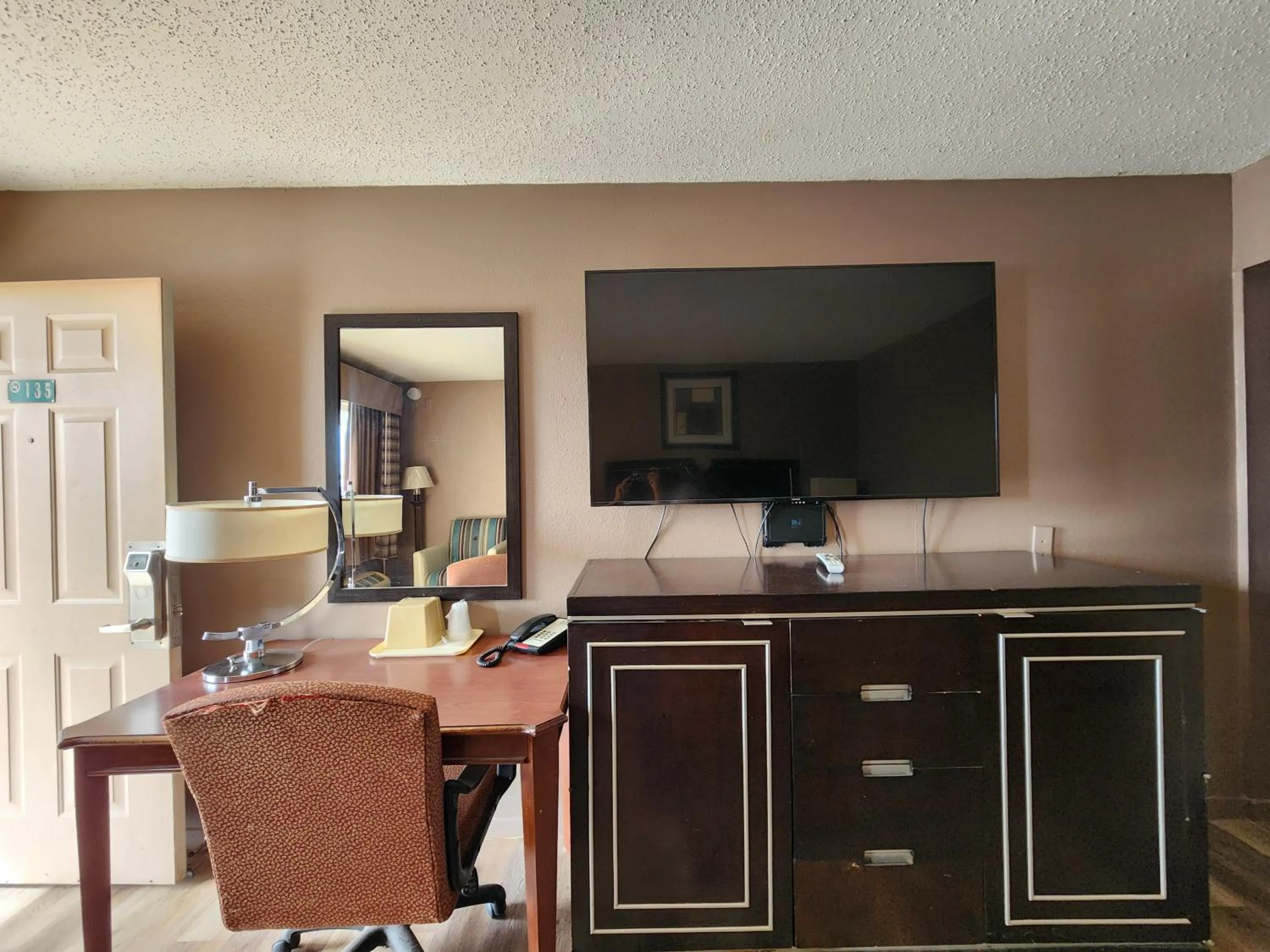 TV and multimedia in Satellite Inn