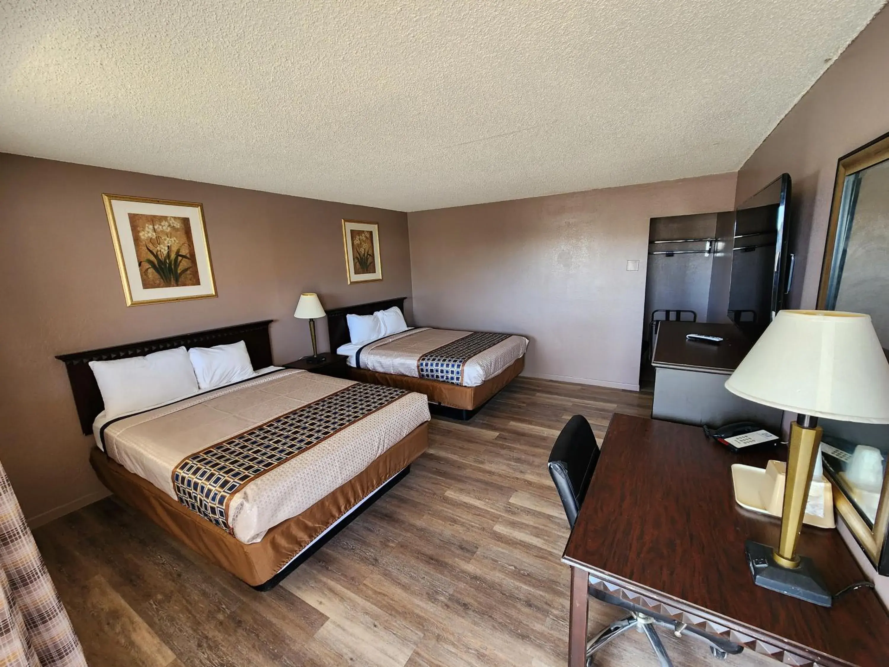 Double Room with Private Bathroom in Satellite Inn Double Room with Private Bathroom in Satellite Inn