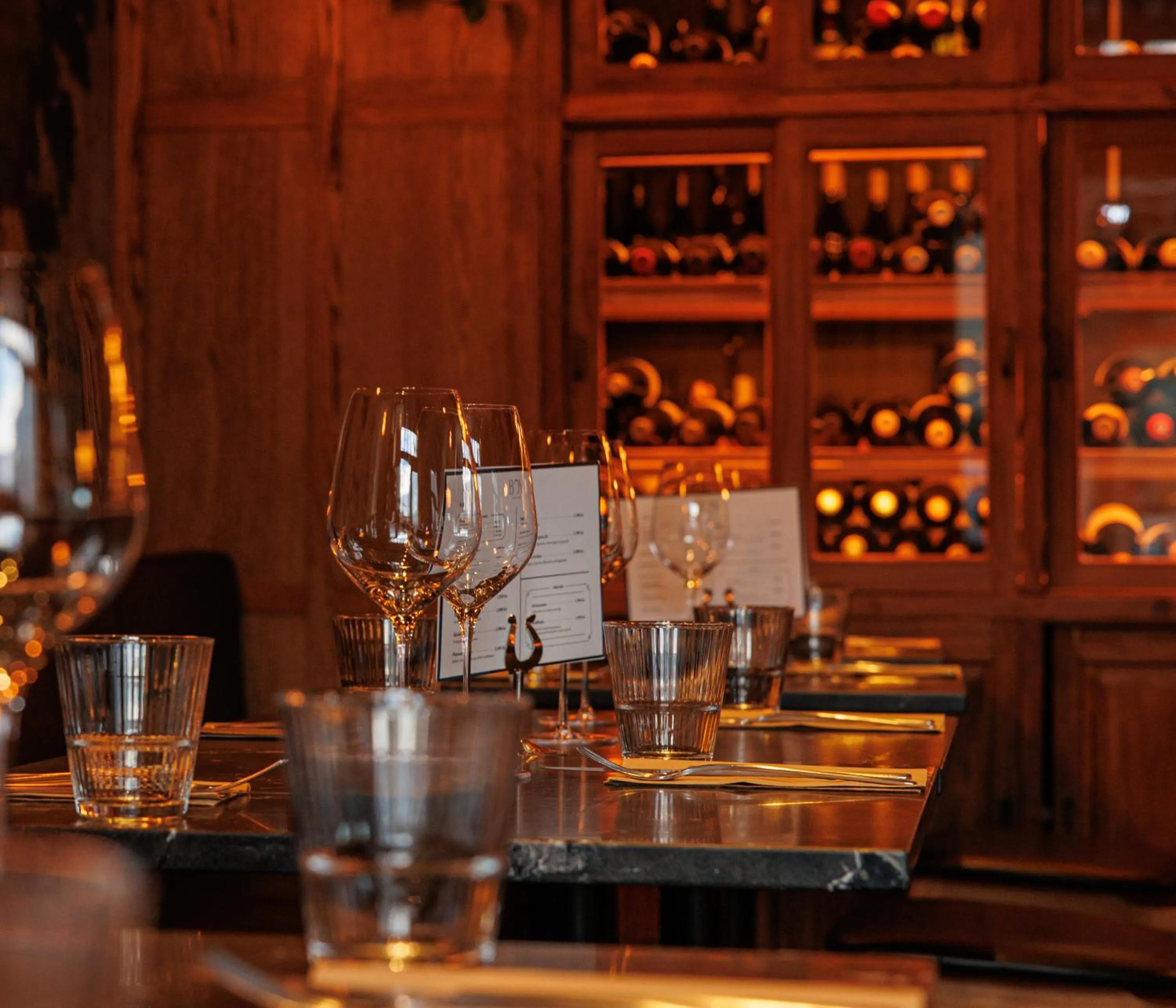 Restaurant/places to eat in Hotel Von