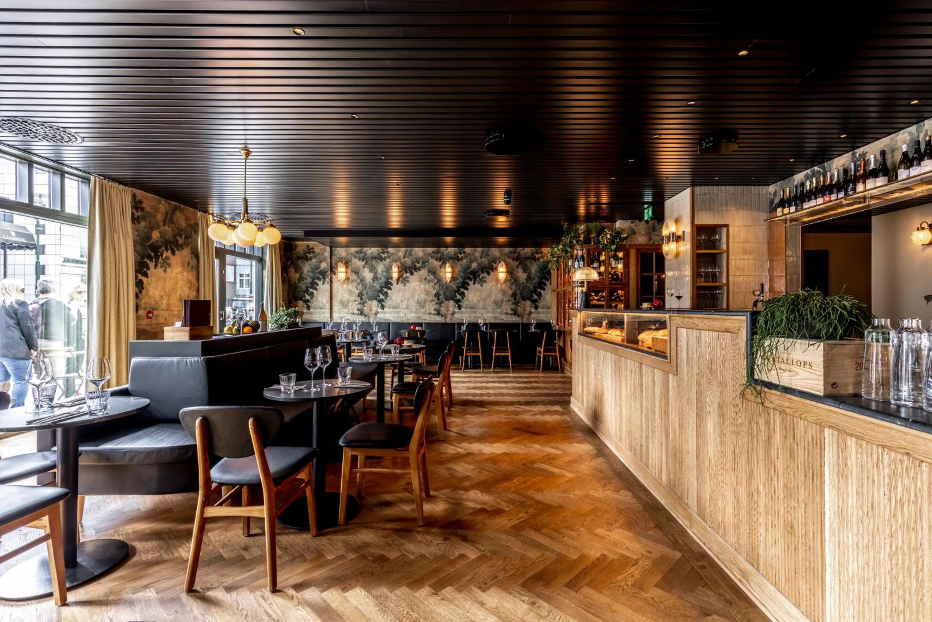 Restaurant/places to eat in Hotel Von