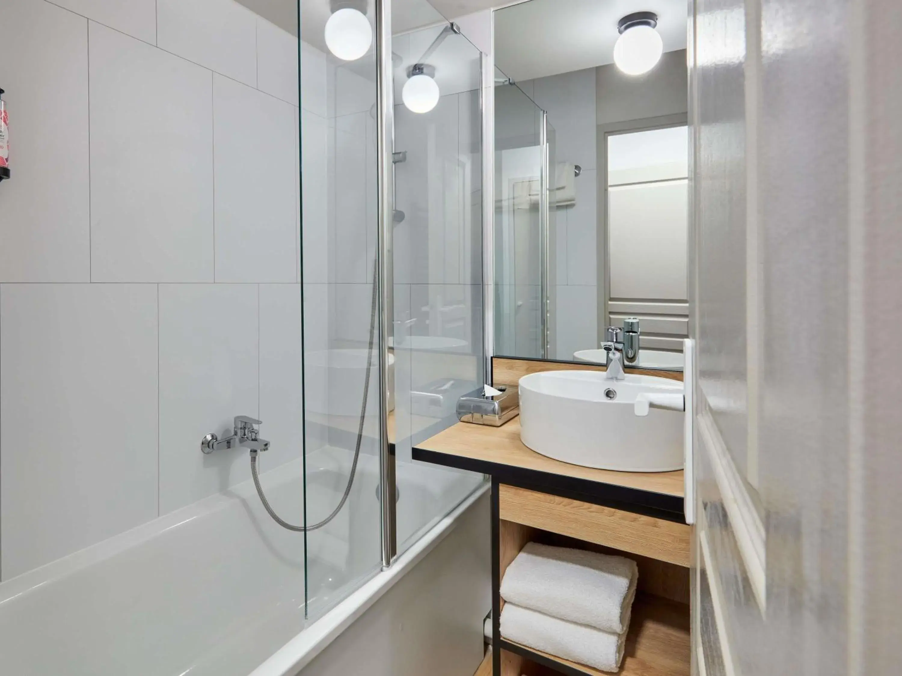 Bedroom in Aparthotel Adagio Val d'Europe près de Disneyland Paris Bedroom in Aparthotel Adagio Val d'Europe près de Disneyland Paris