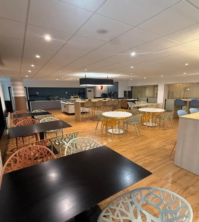 Breakfast in Aparthotel Adagio Val d'Europe près de Disneyland Paris