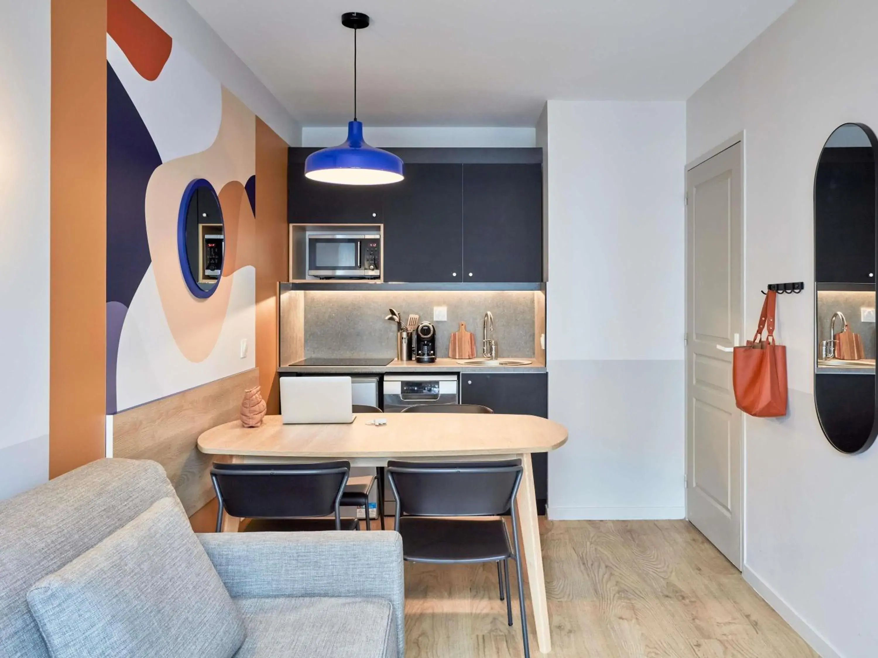 Bedroom in Aparthotel Adagio Val d'Europe près de Disneyland Paris Bedroom in Aparthotel Adagio Val d'Europe près de Disneyland Paris