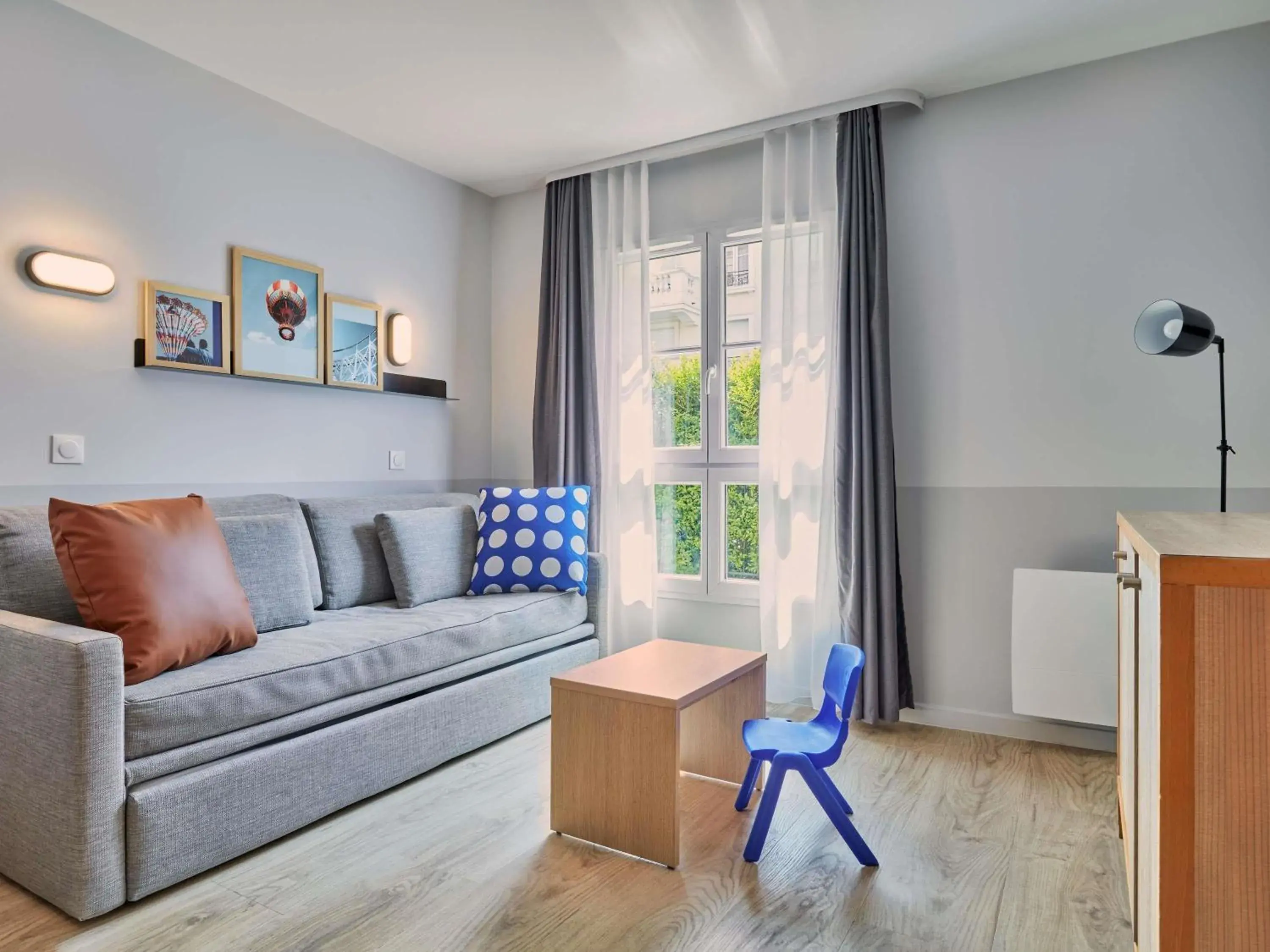 Bedroom in Aparthotel Adagio Val d'Europe près de Disneyland Paris Bedroom in Aparthotel Adagio Val d'Europe près de Disneyland Paris