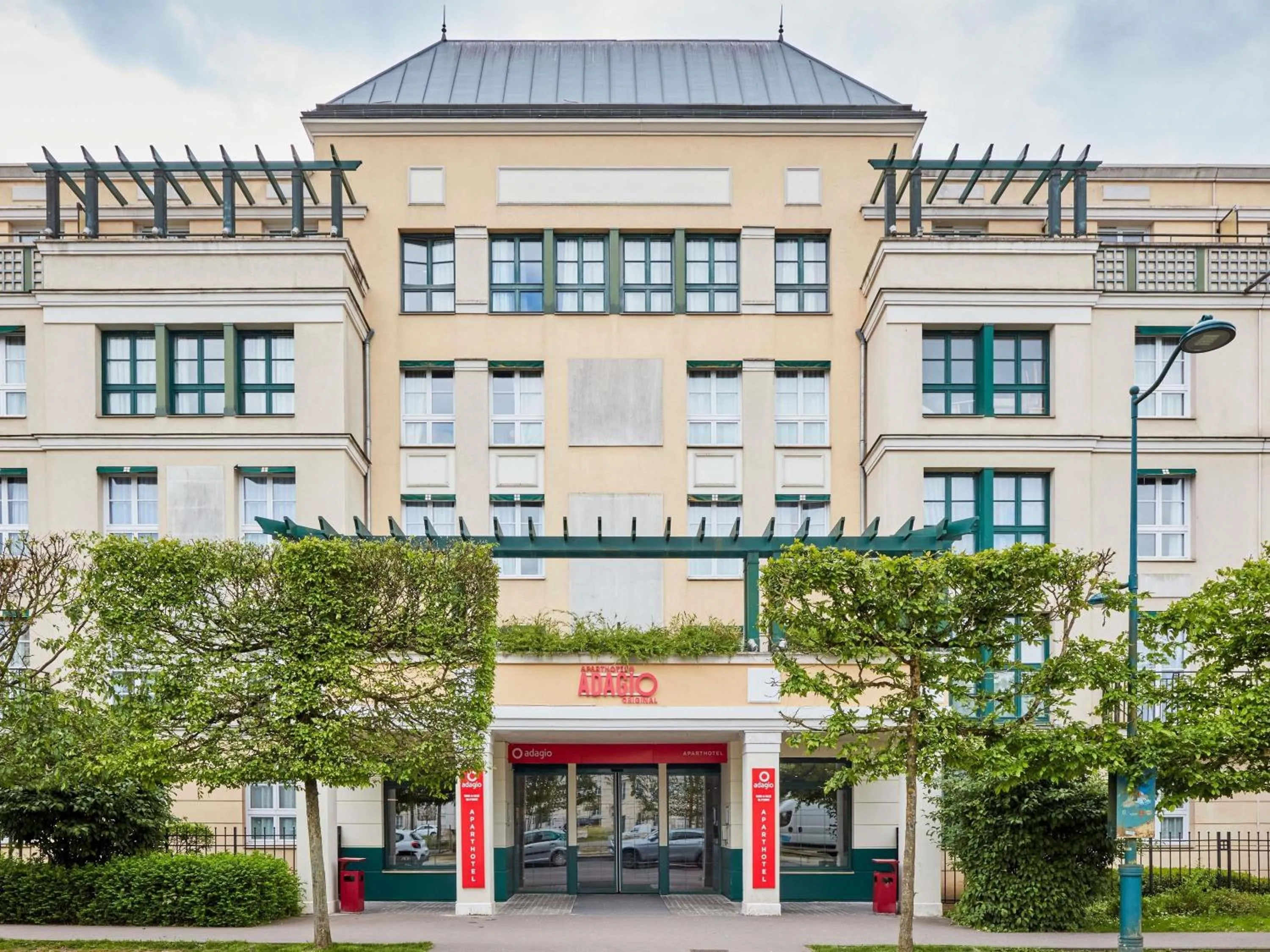 Property building in Aparthotel Adagio Val d'Europe près de Disneyland Paris