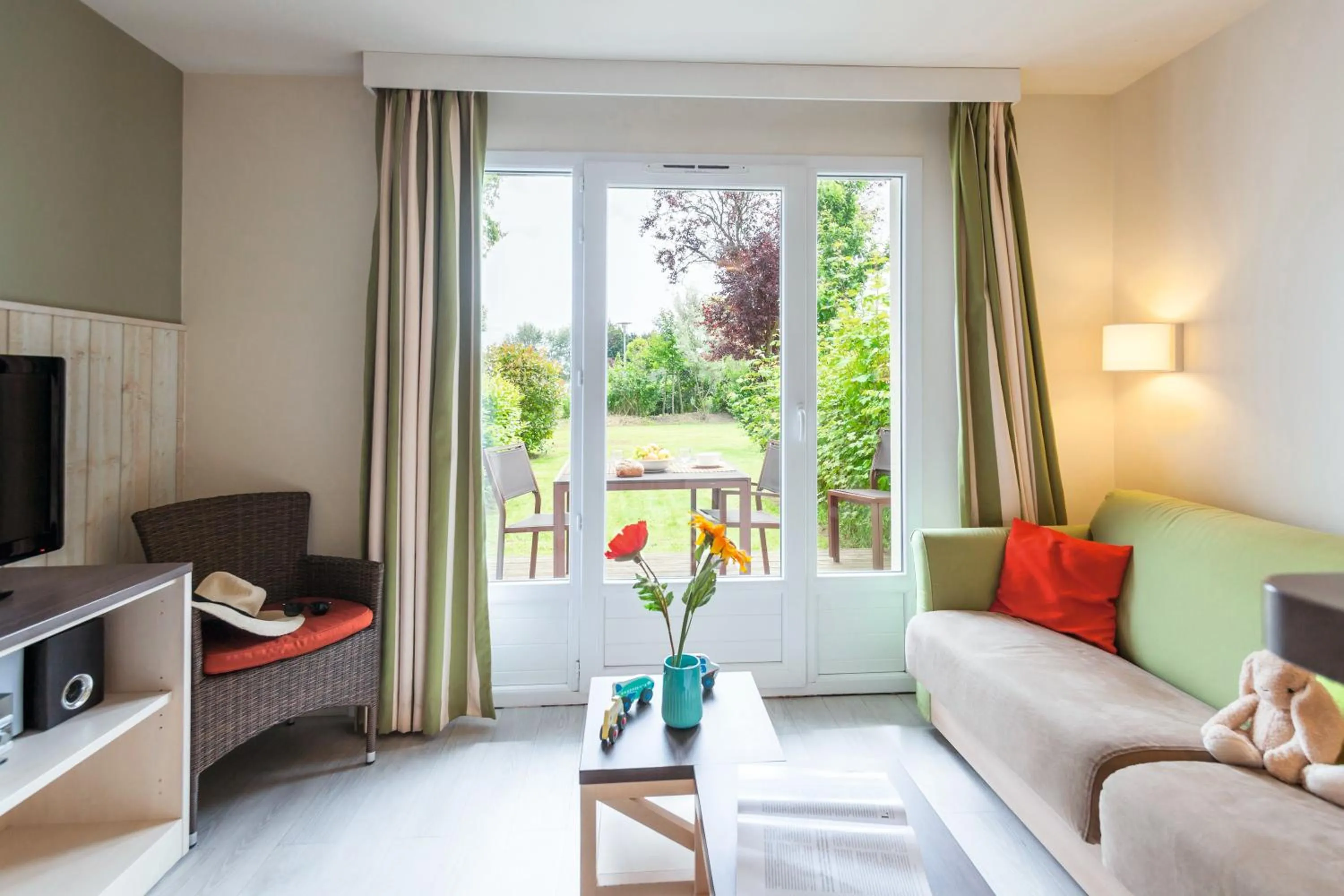 TV and multimedia in Village Pierre & Vacances Normandy Garden