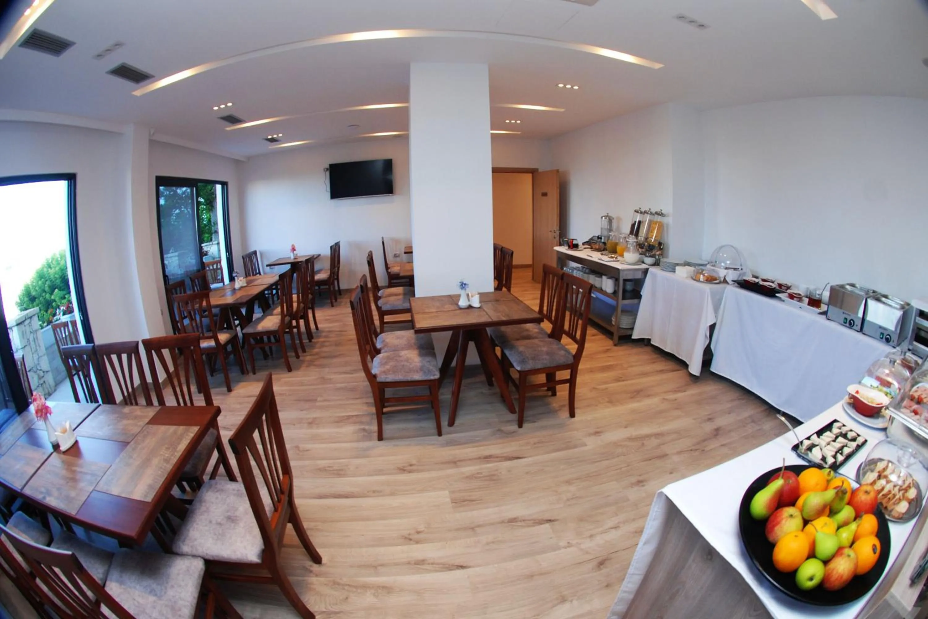 Restaurant/places to eat in Hotel Sole