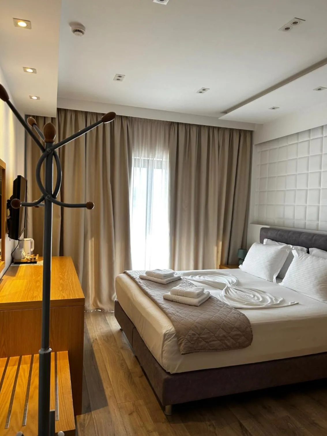 Property building, Bed in Hotel Sole
