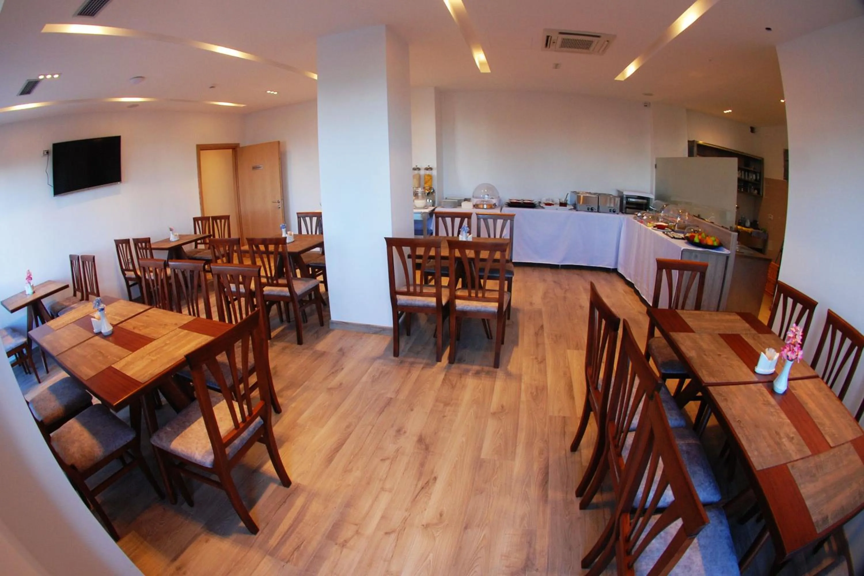 Restaurant/places to eat in Hotel Sole