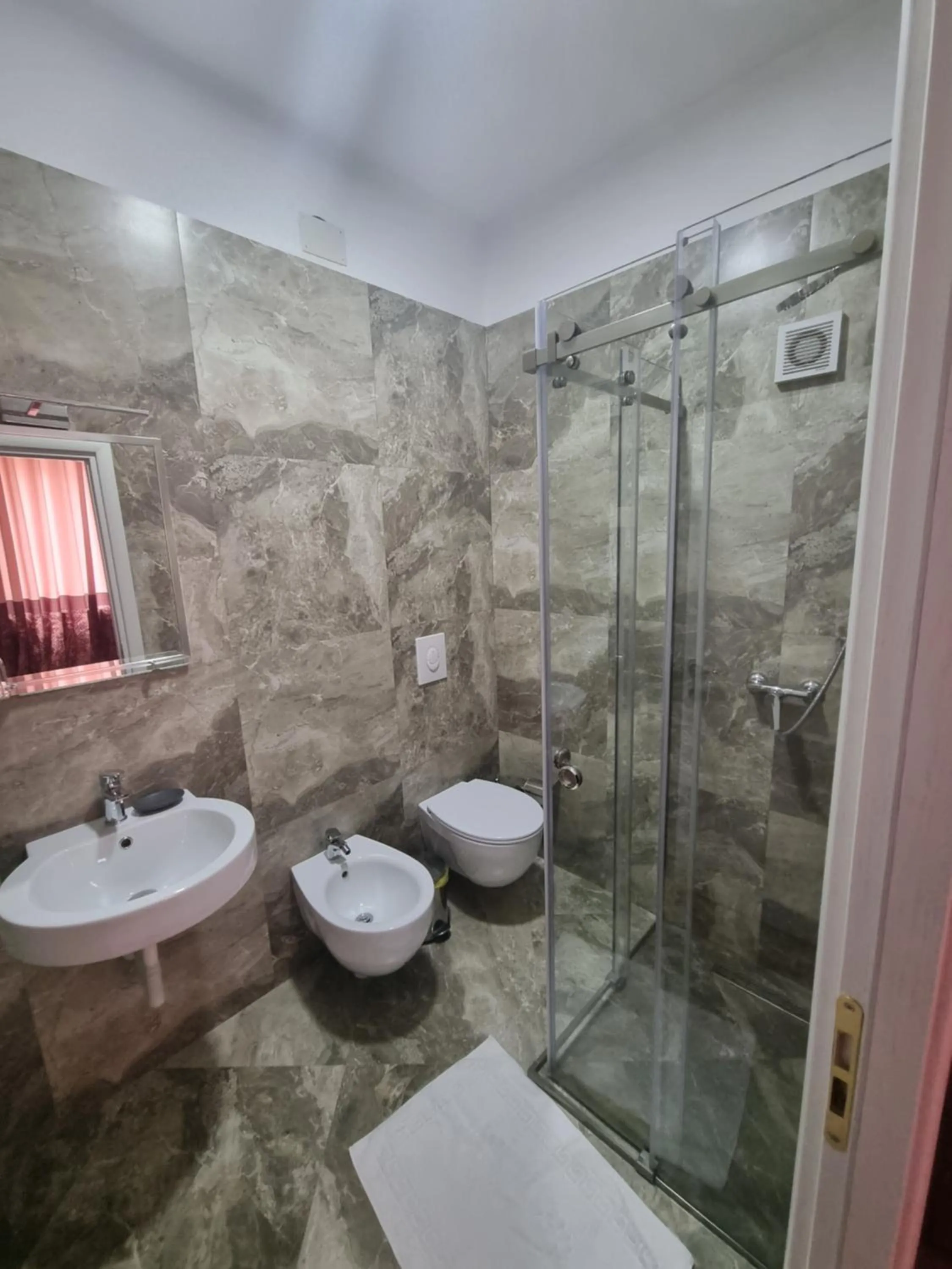 Shower in HOTEL VILA TWIX