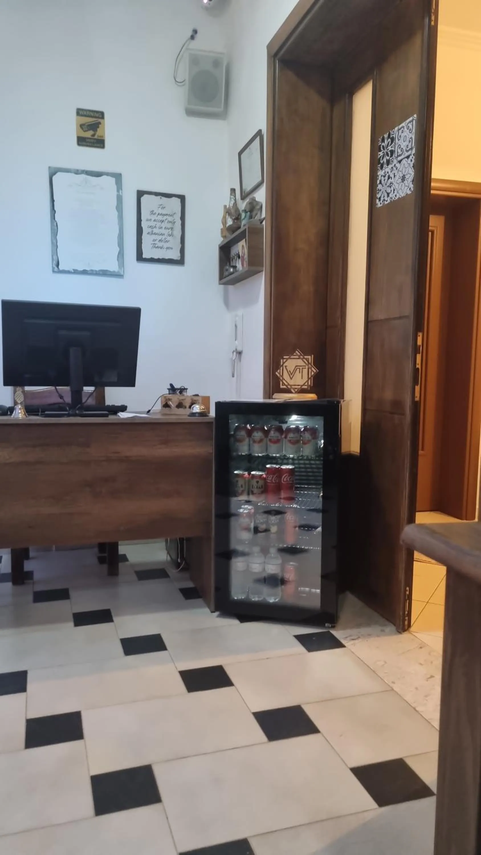 Communal lounge/ TV room in HOTEL VILA TWIX