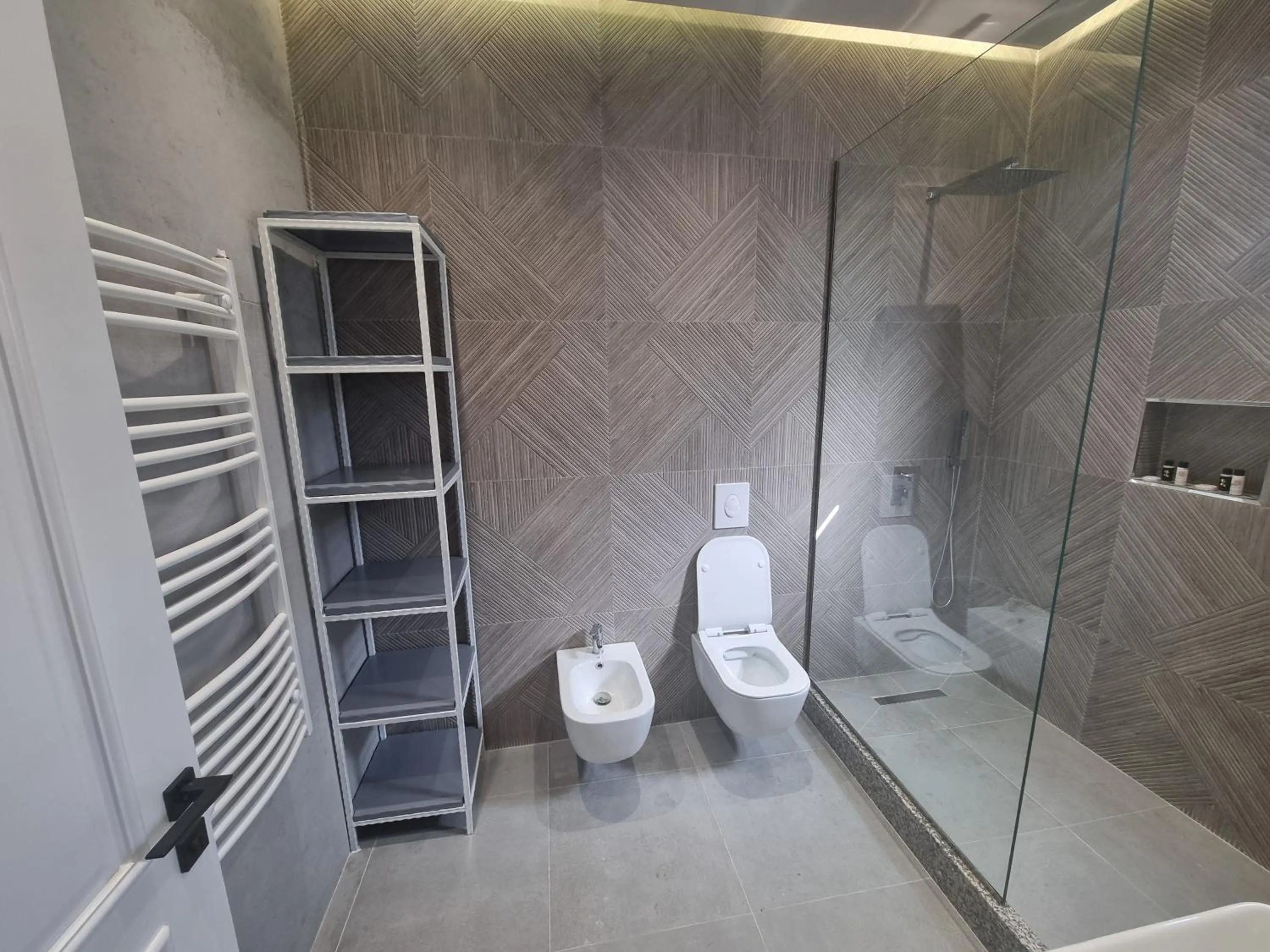 Shower in HOTEL VILA TWIX