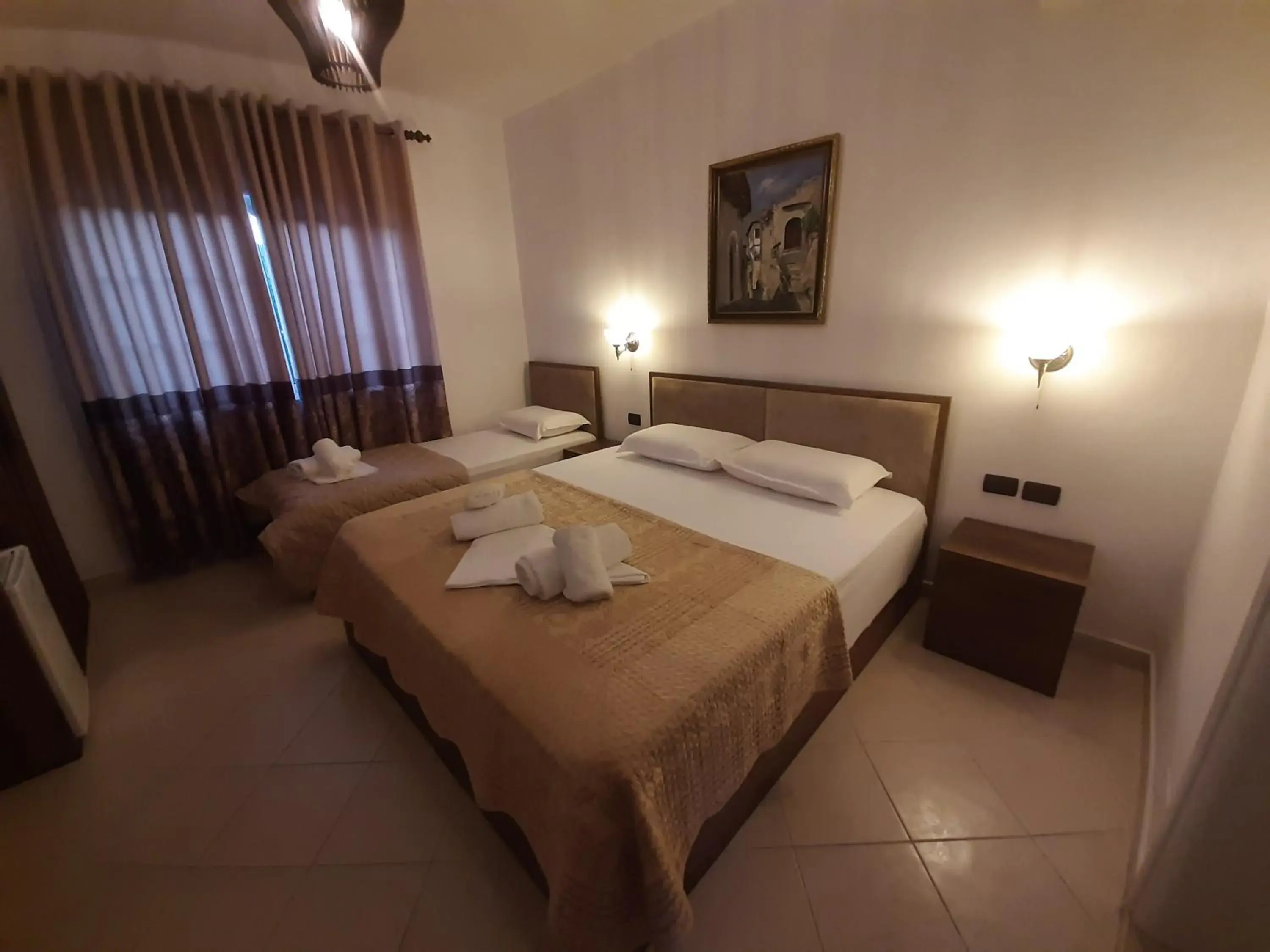 Double or Twin Room with Extra Bed in HOTEL VILA TWIX Double or Twin Room with Extra Bed in HOTEL VILA TWIX
