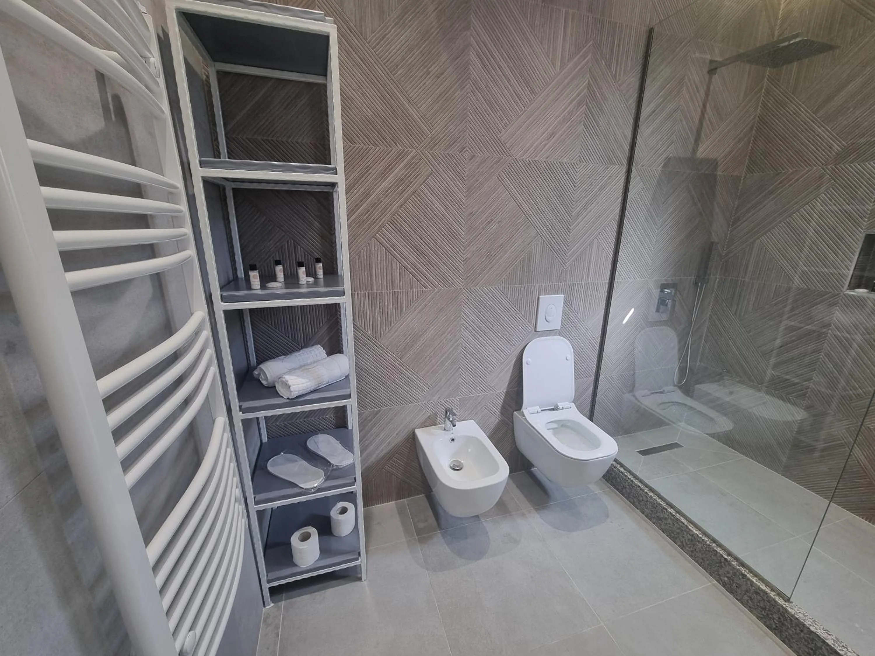 Shower in HOTEL VILA TWIX