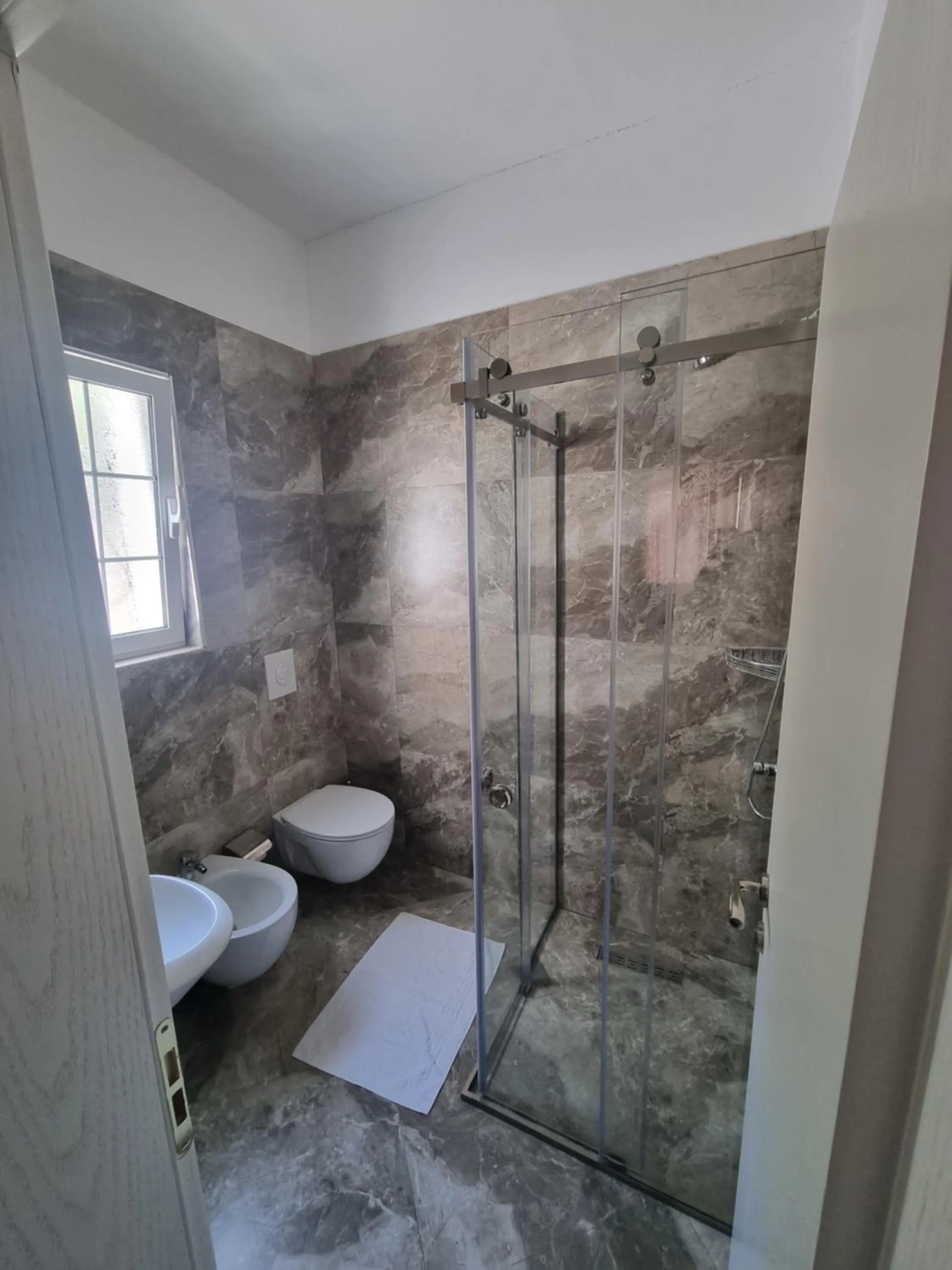 Shower in HOTEL VILA TWIX