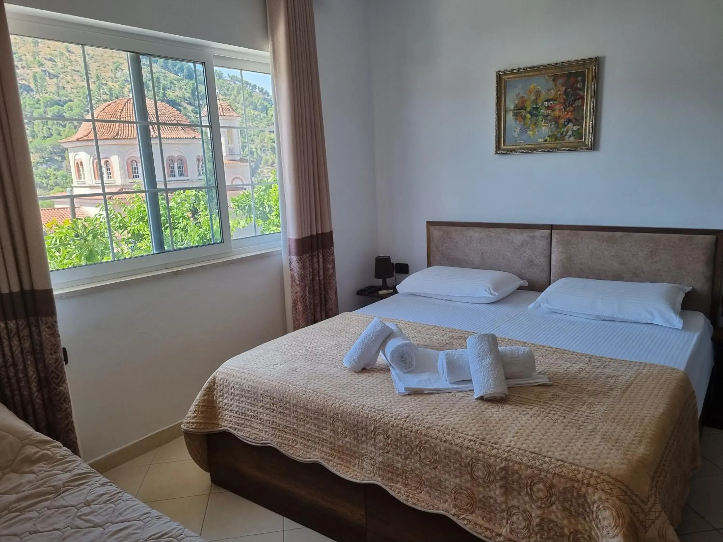 Double or Twin Room with Extra Bed in HOTEL VILA TWIX Double or Twin Room with Extra Bed in HOTEL VILA TWIX