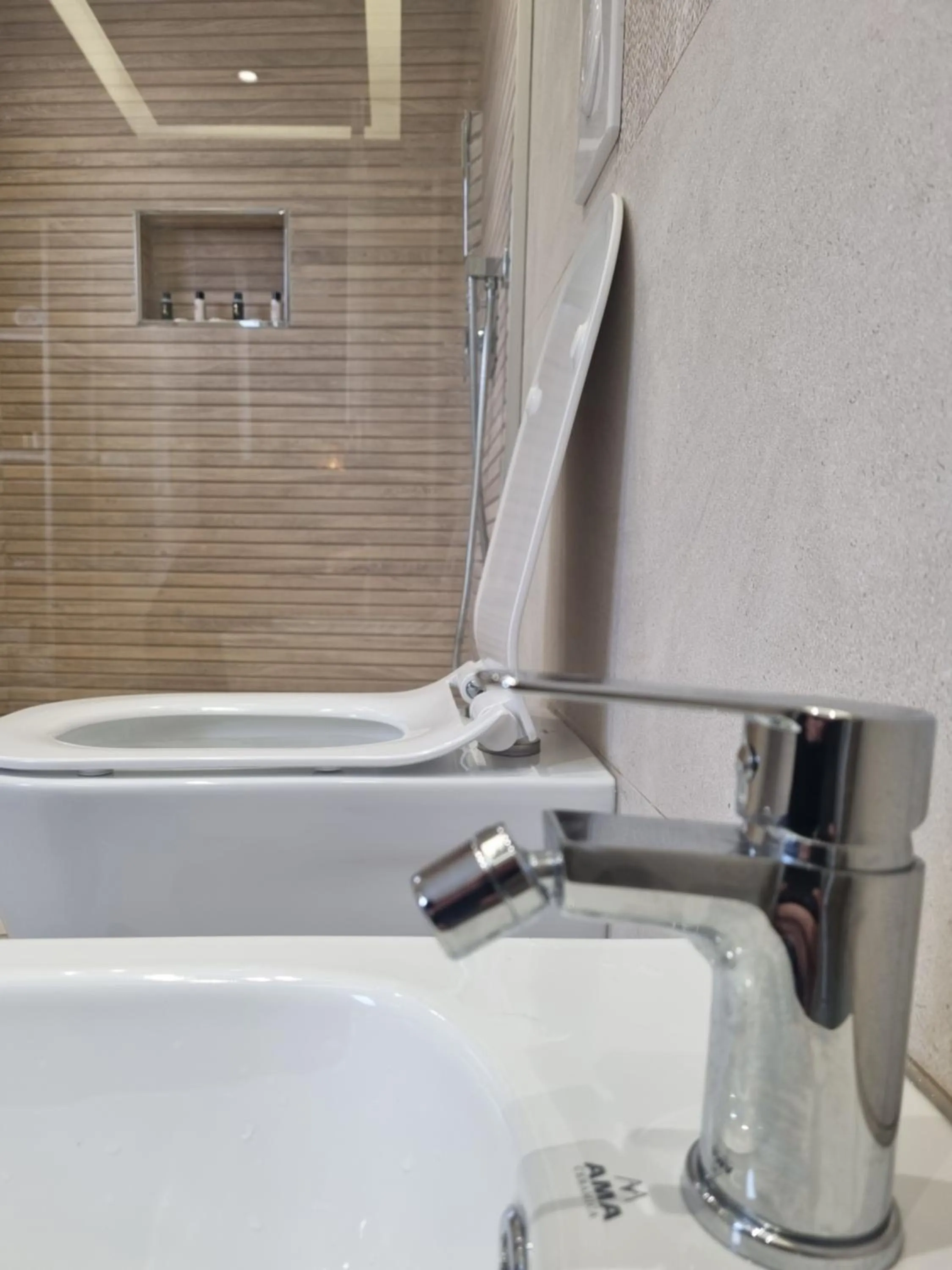 Shower in HOTEL VILA TWIX