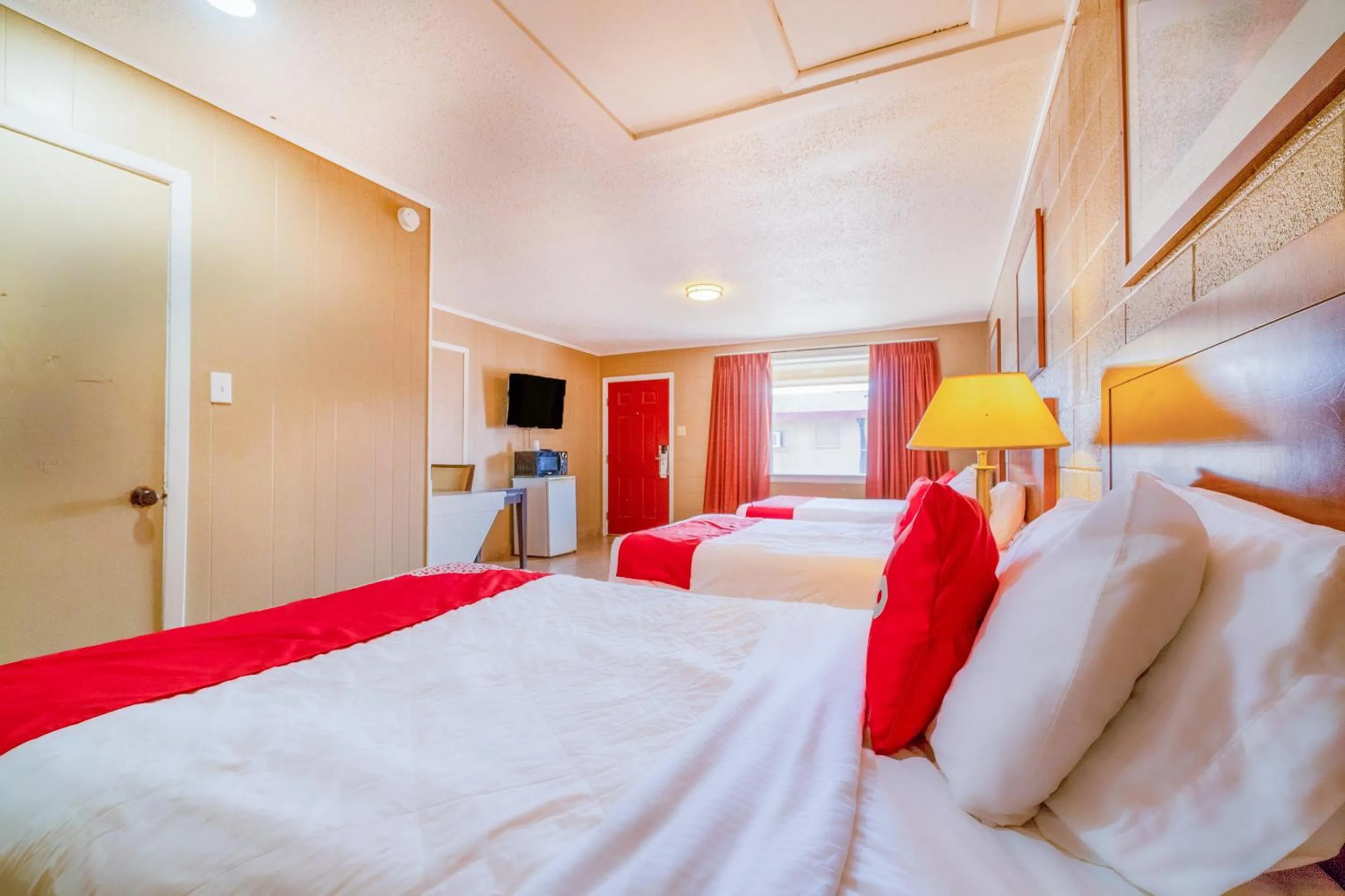 Bedroom in Capital O Hotel Beeville -US 181