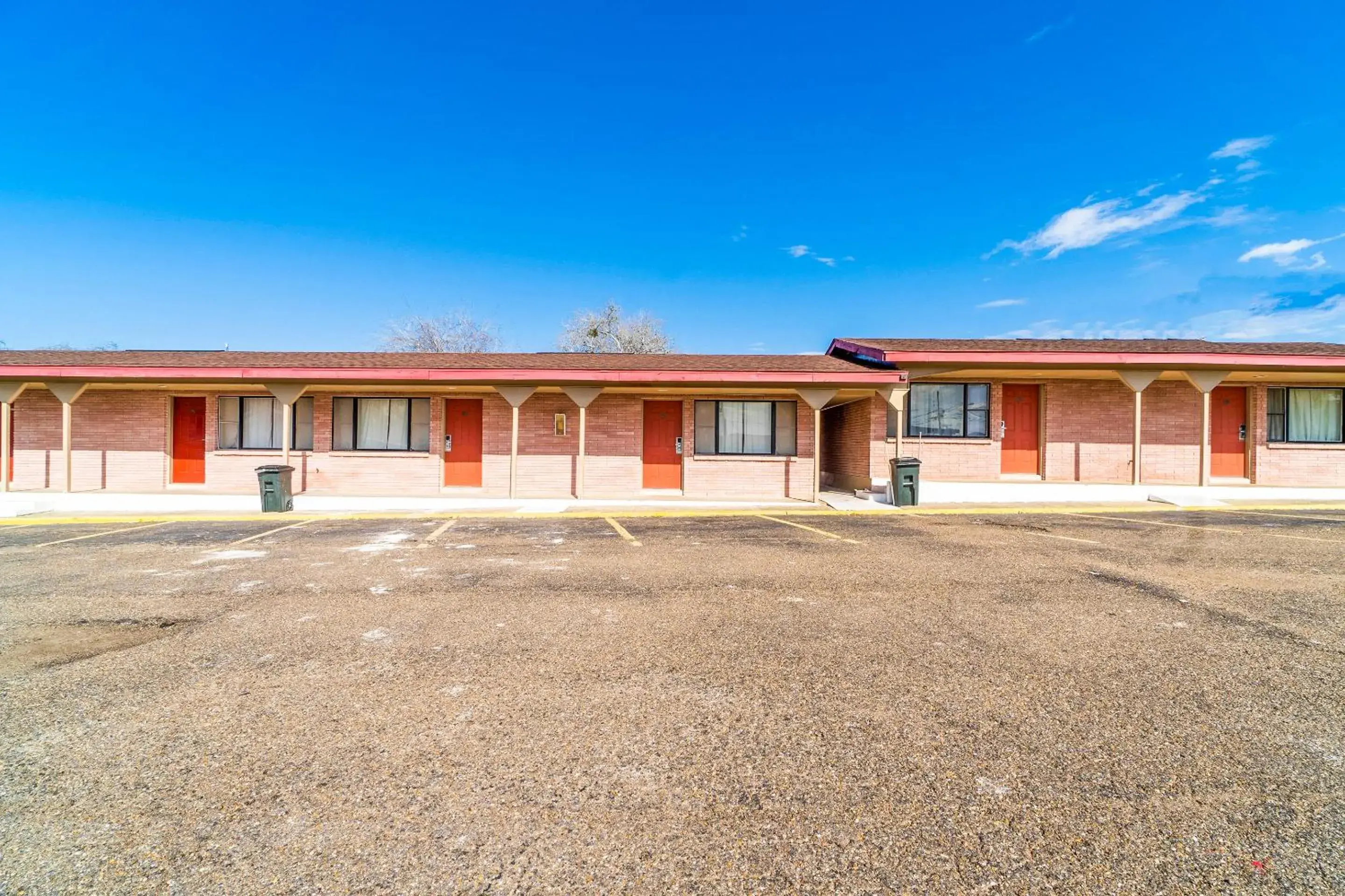Property building in Capital O Hotel Beeville -US 181 Property building in Capital O Hotel Beeville -US 181