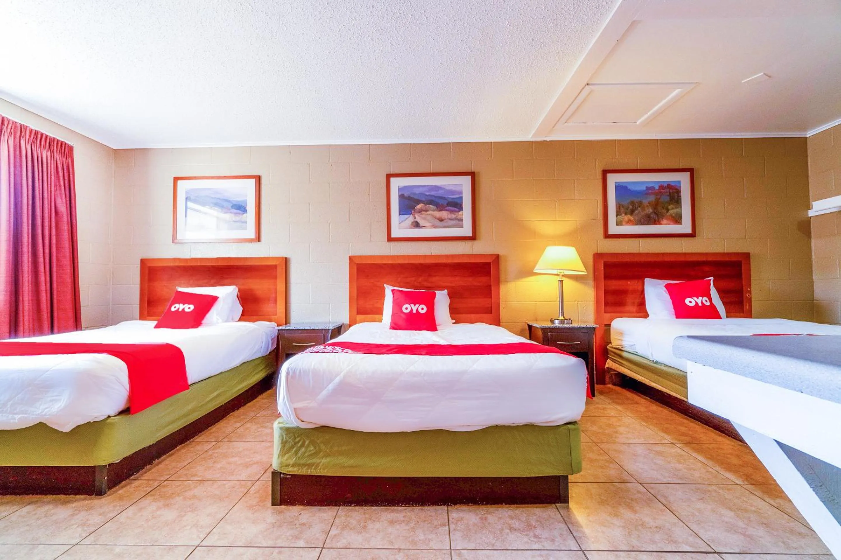 Bedroom in Capital O Hotel Beeville -US 181