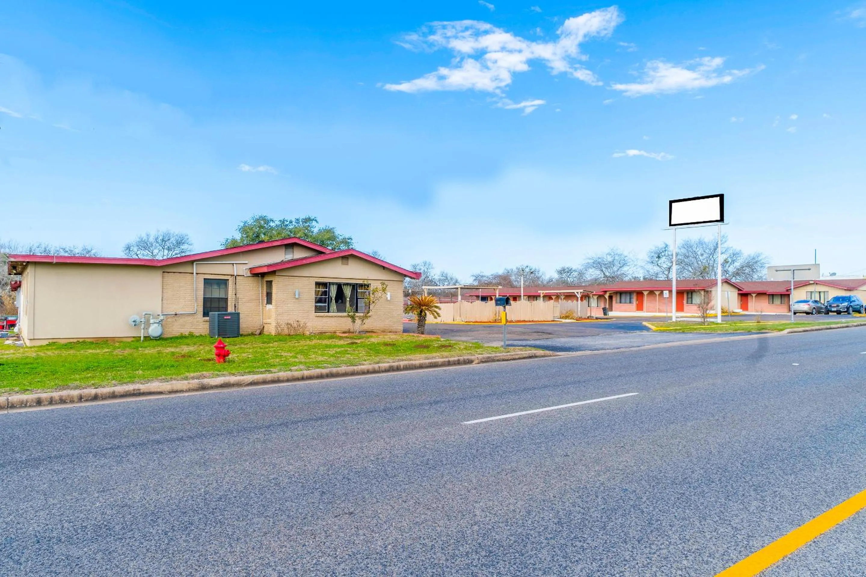 Street view in Capital O Hotel Beeville -US 181