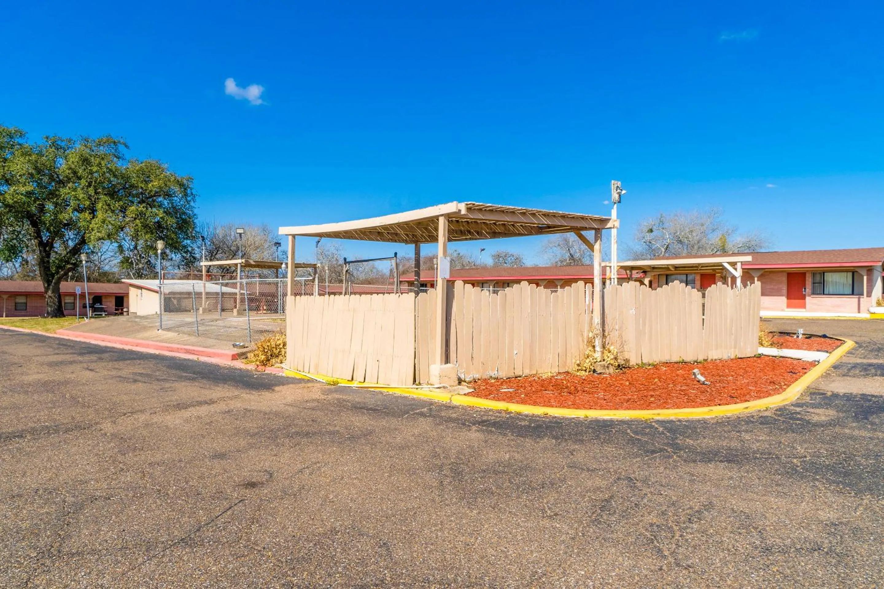 Area and facilities in Capital O Hotel Beeville -US 181