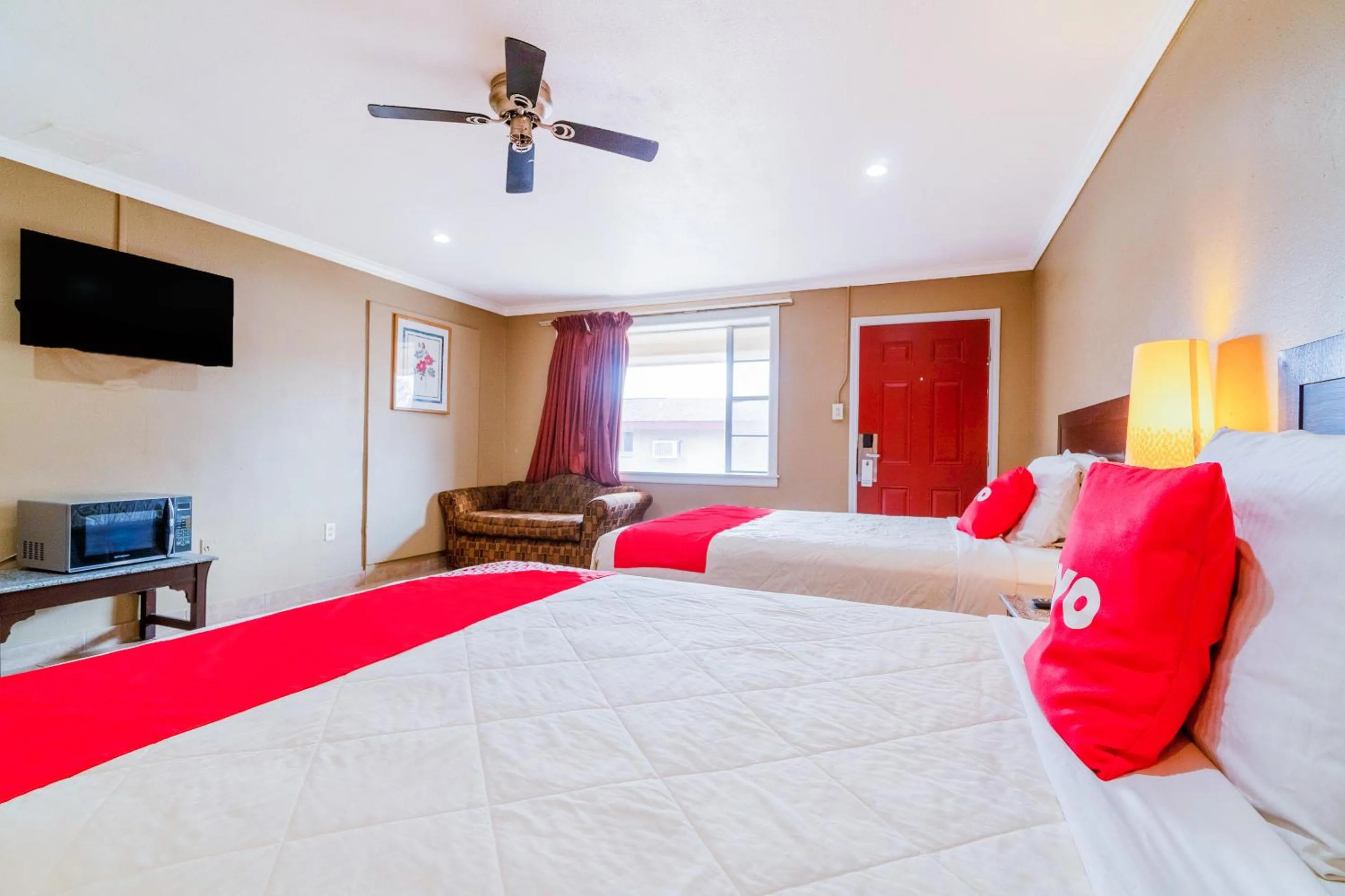 Bedroom in Capital O Hotel Beeville -US 181