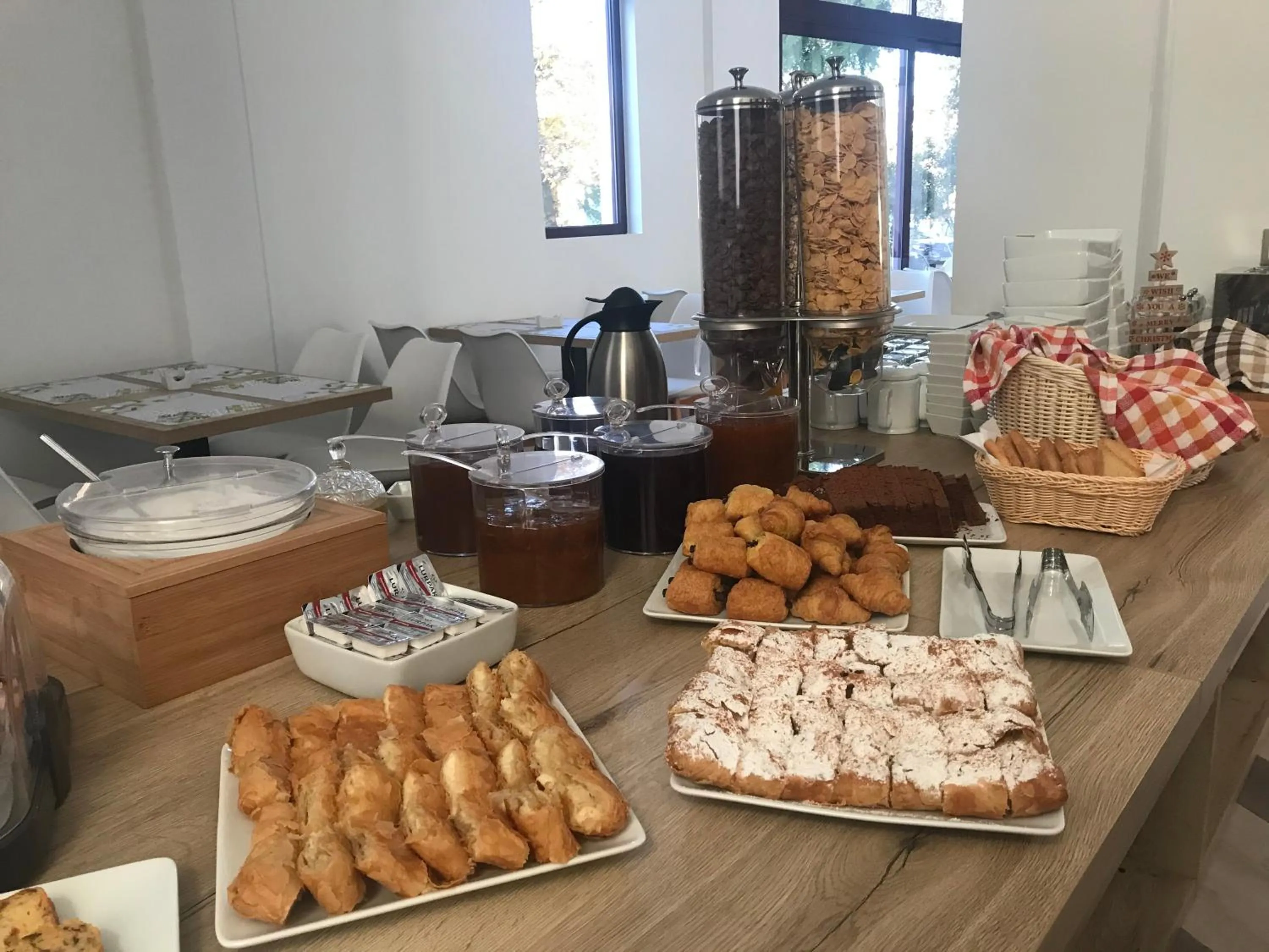 Food and drinks in Avra Nafpliou