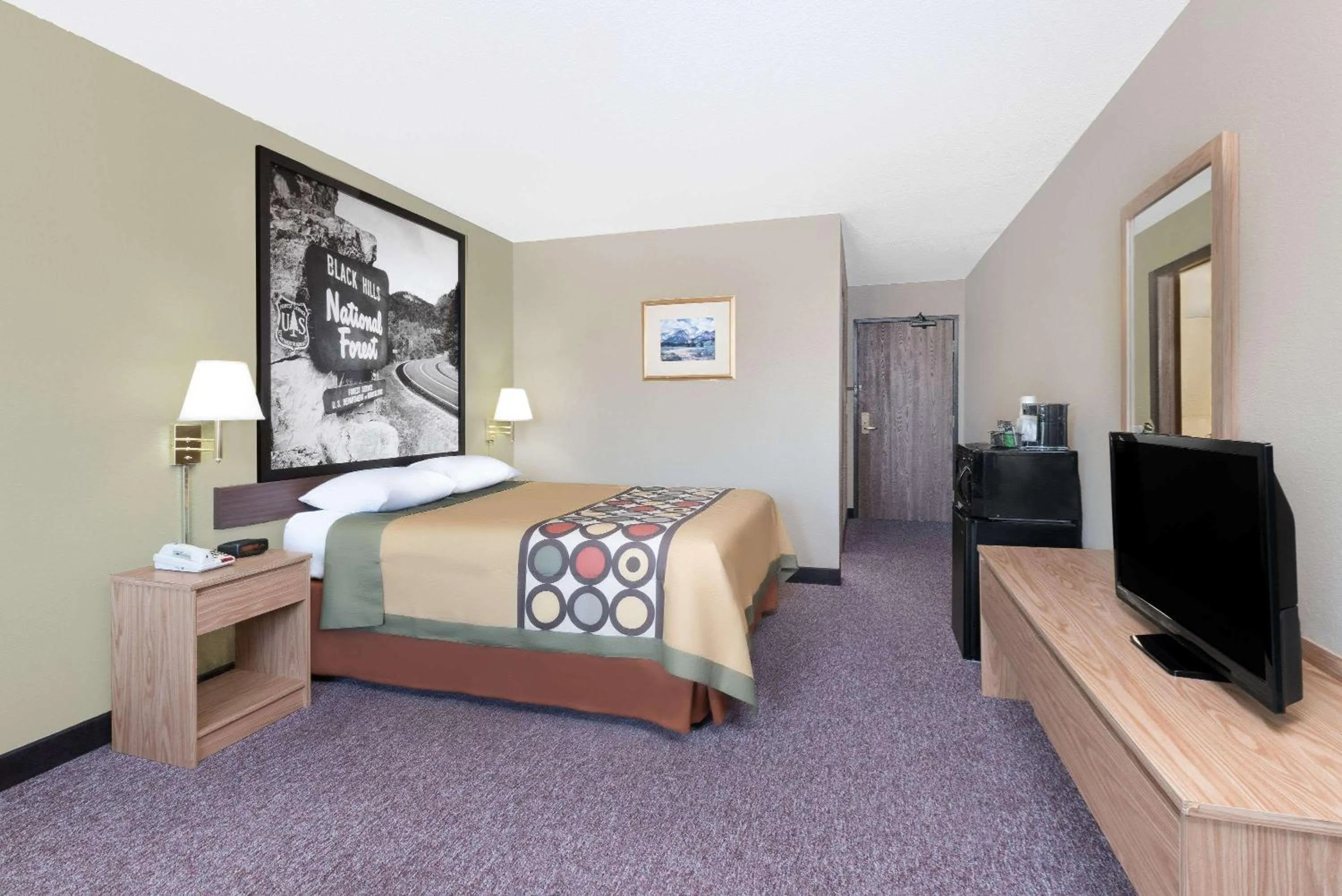 Photo of the whole room, Bed in Super 8 by Wyndham Winner SD