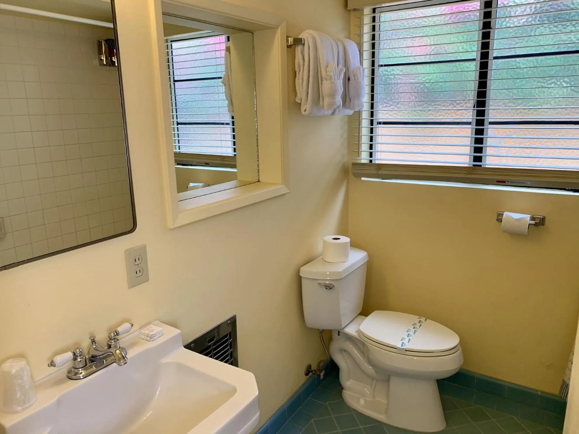 Vista Grande Resort - A Gay Men's Resort