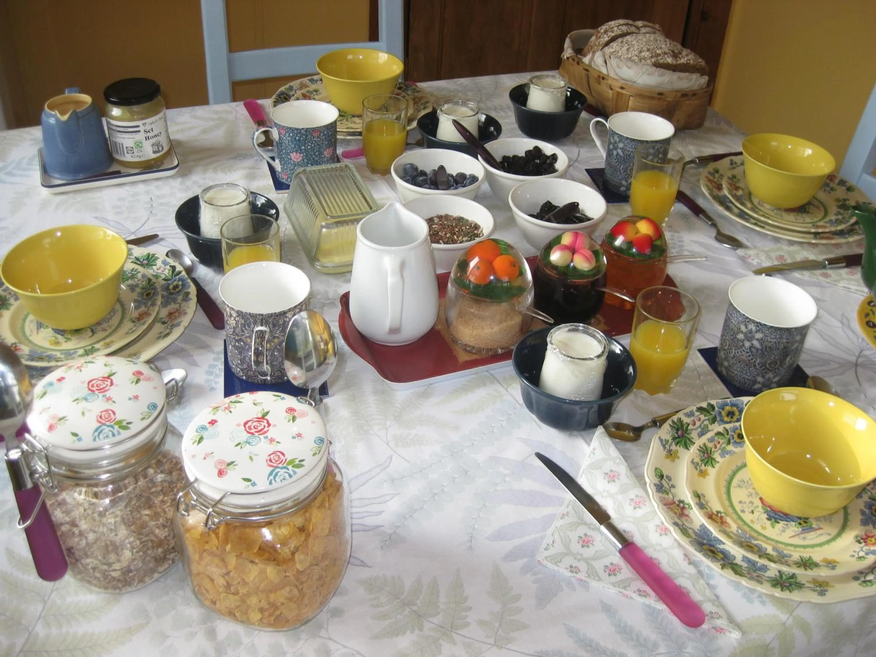Breakfast in Sunflower Bed & Breakfast