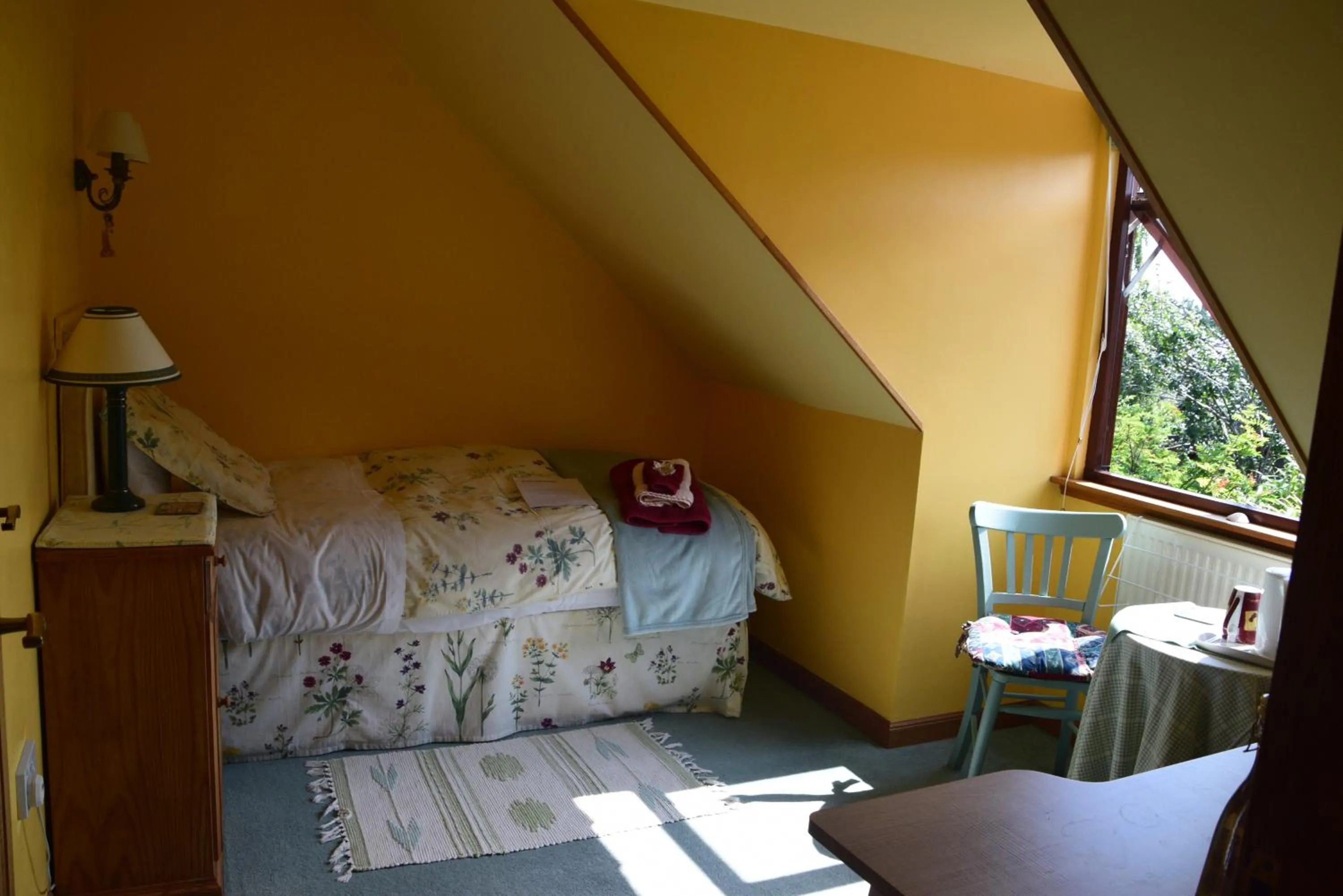 Photo of the whole room, Bed in Sunflower Bed & Breakfast