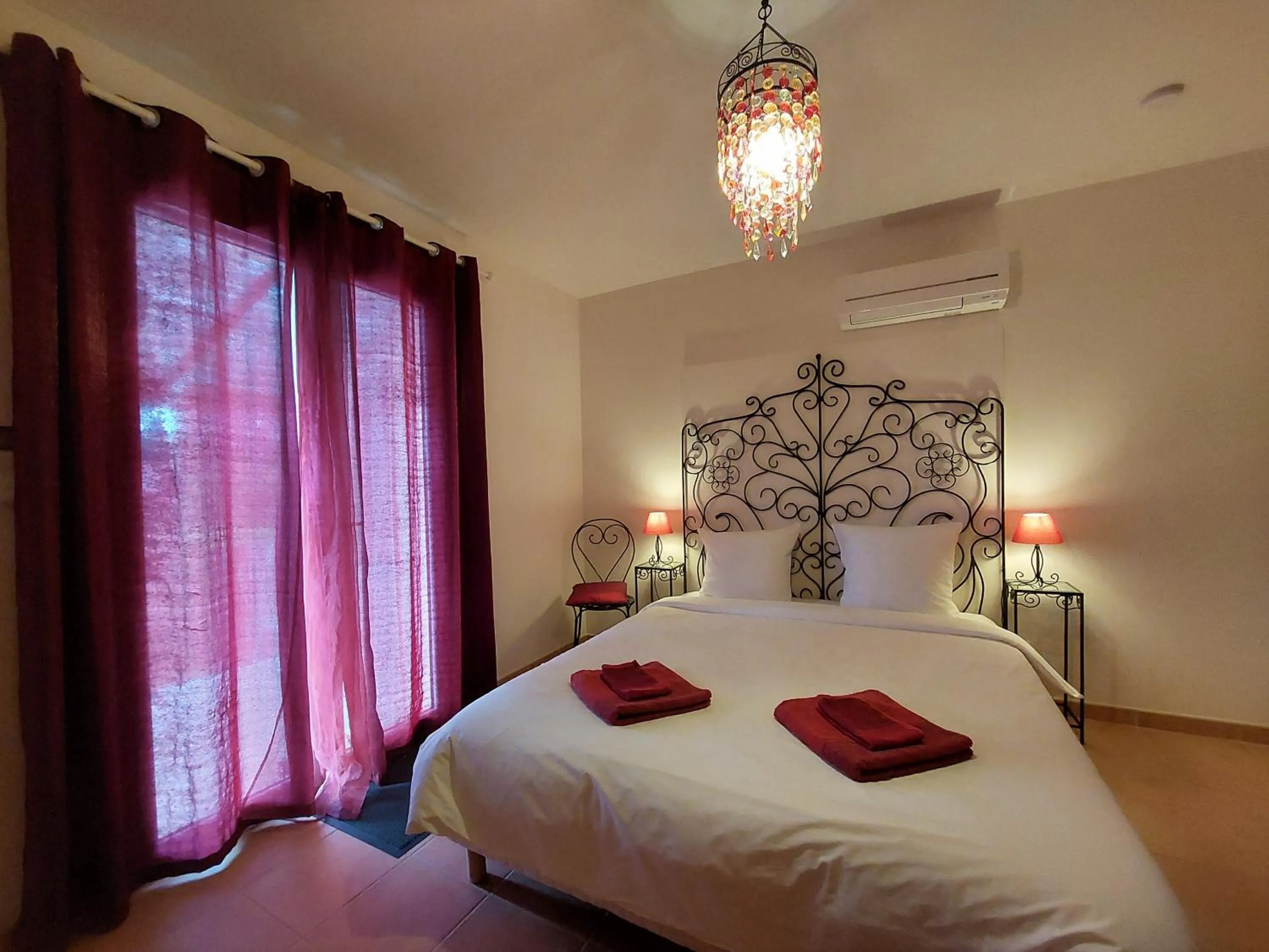 Bedroom, Bed in Rêve du VerDHon