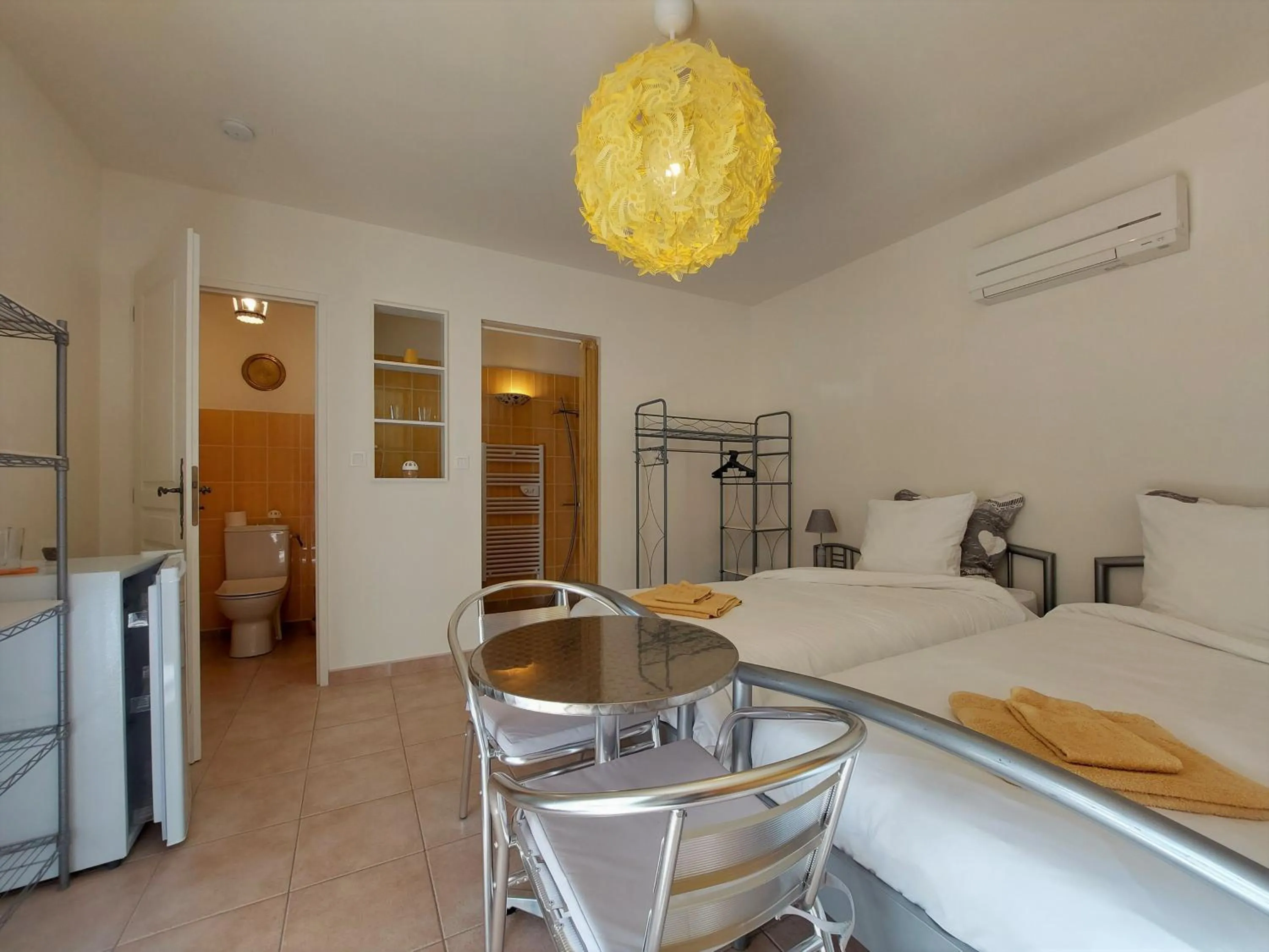 Bedroom, Bed in Rêve du VerDHon