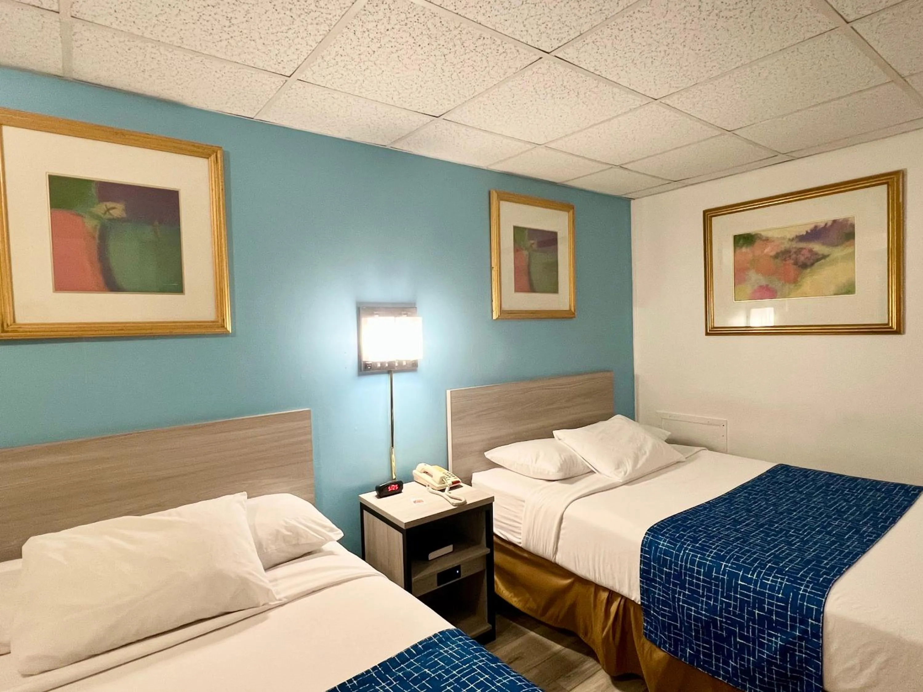 Bed in Travelodge by Wyndham Hershey